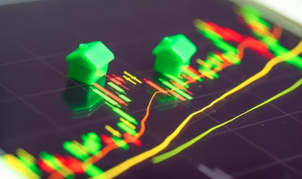 Markets clash with Bank of Canada as mortgage rate bets swing