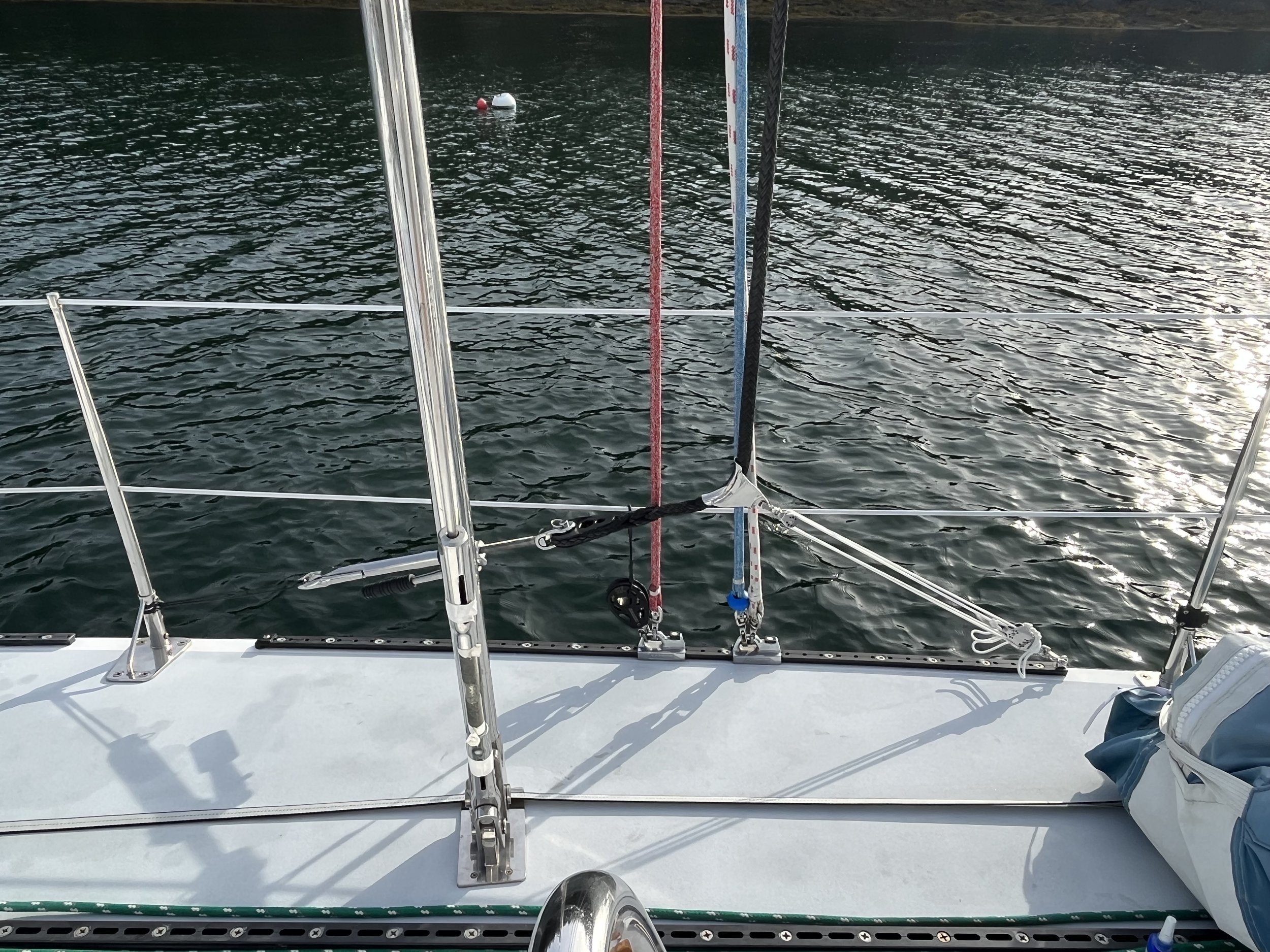 Inner Forestay Restrainer