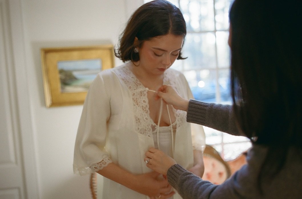 same but different

@dior @sarahkimharned @makeupbymikaylarose @menagarciabeauty @studiothao