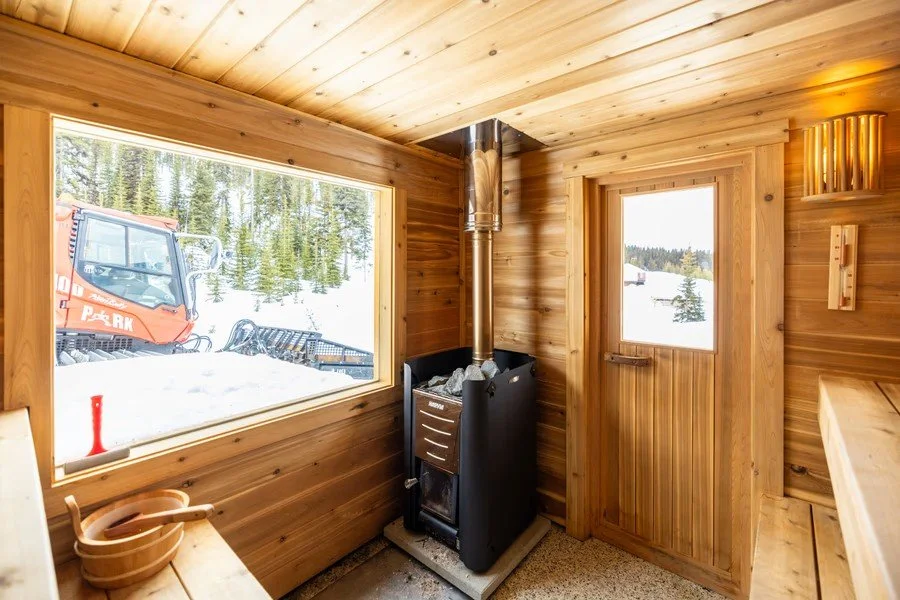sauna-interior.C26dvOCL_2oosph.jpg