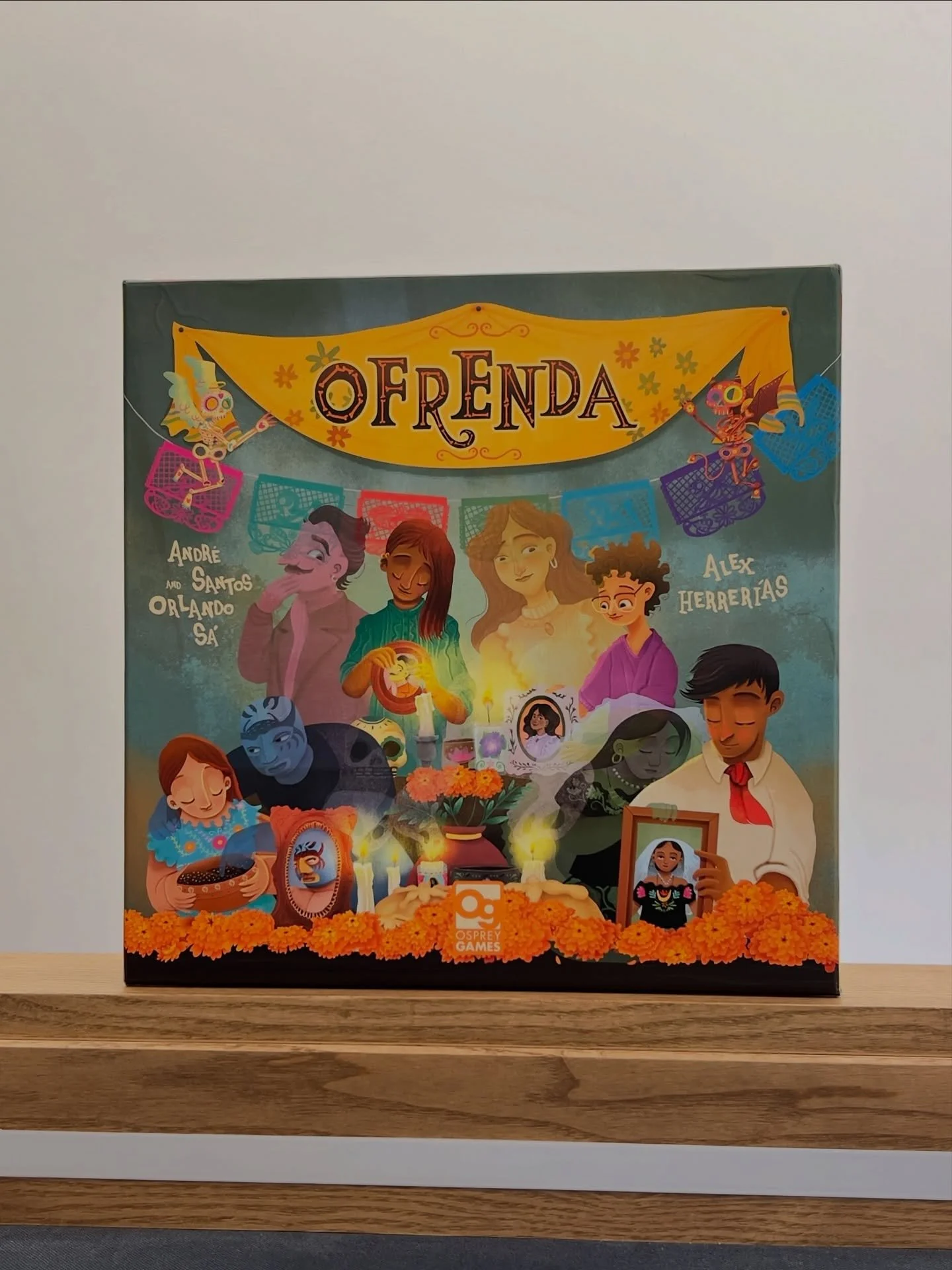 🇵🇹⬇️//🇬🇧 Ofrenda is themed after the Mexican holiday “Día de los Muertos” (Day of the Dead), celebrating the holiday by creating offerings to honor deceased loved ones. 🇲🇽
.
What we enjoy most about Ofrenda is its brain-burni