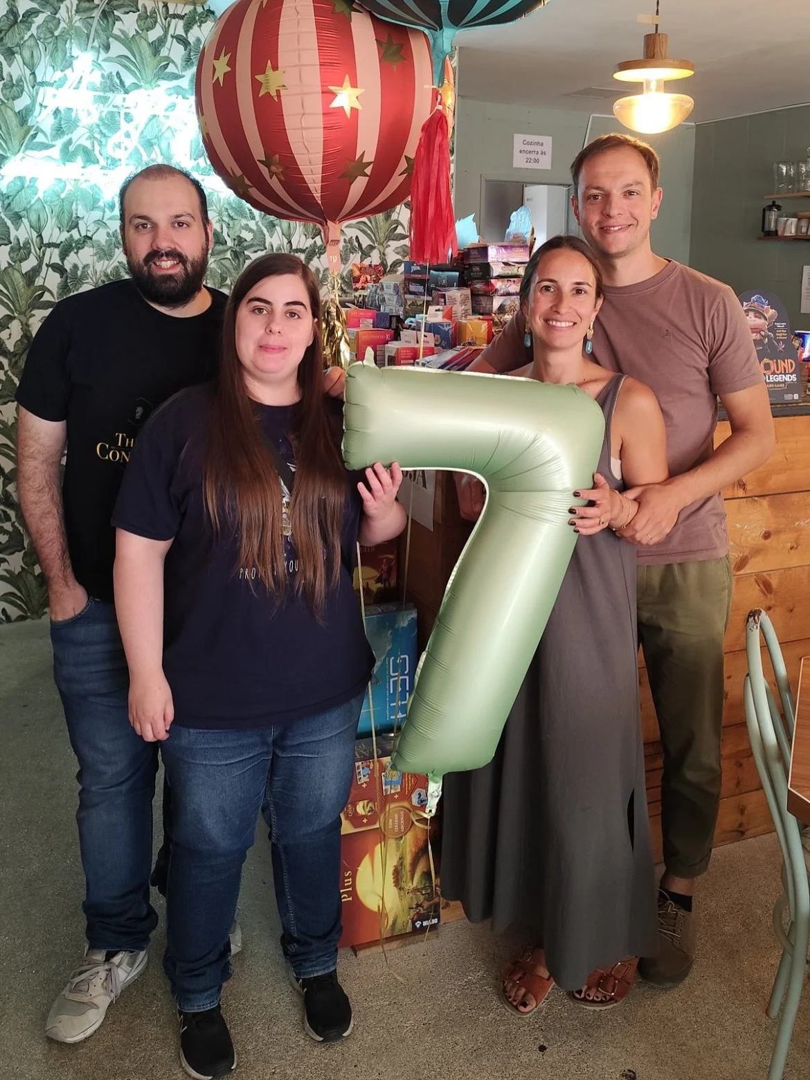 🇵🇹⬇️//🇬🇧 This morning we visited @ajogarviladoconde to celebrate their 7th anniversary as our favorite board game coffee shop. Woohoo! 🥳
.
We hope to celebrate many more anniversaries and milestones together because you deserve all the best! 😊