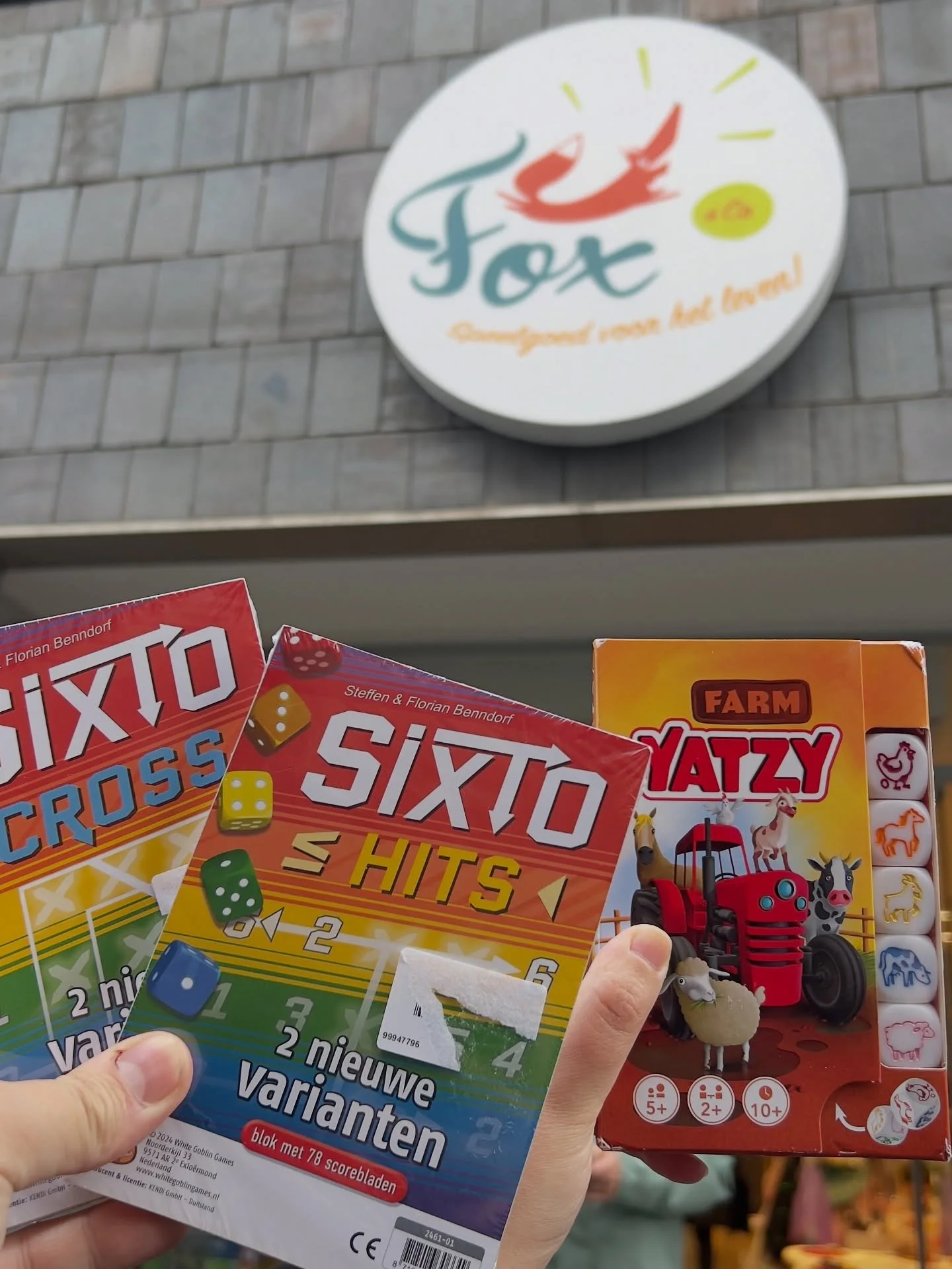 🇵🇹⬇️//🇬🇧 Road trip to Essen, day #05: we ended the day joking about having breakfast in France, lunch in Belgium, and dinner in the Netherlands. It’s not every day we visit three different countries by car. 🗺️
.
📍Ghent: after lunch, we ex