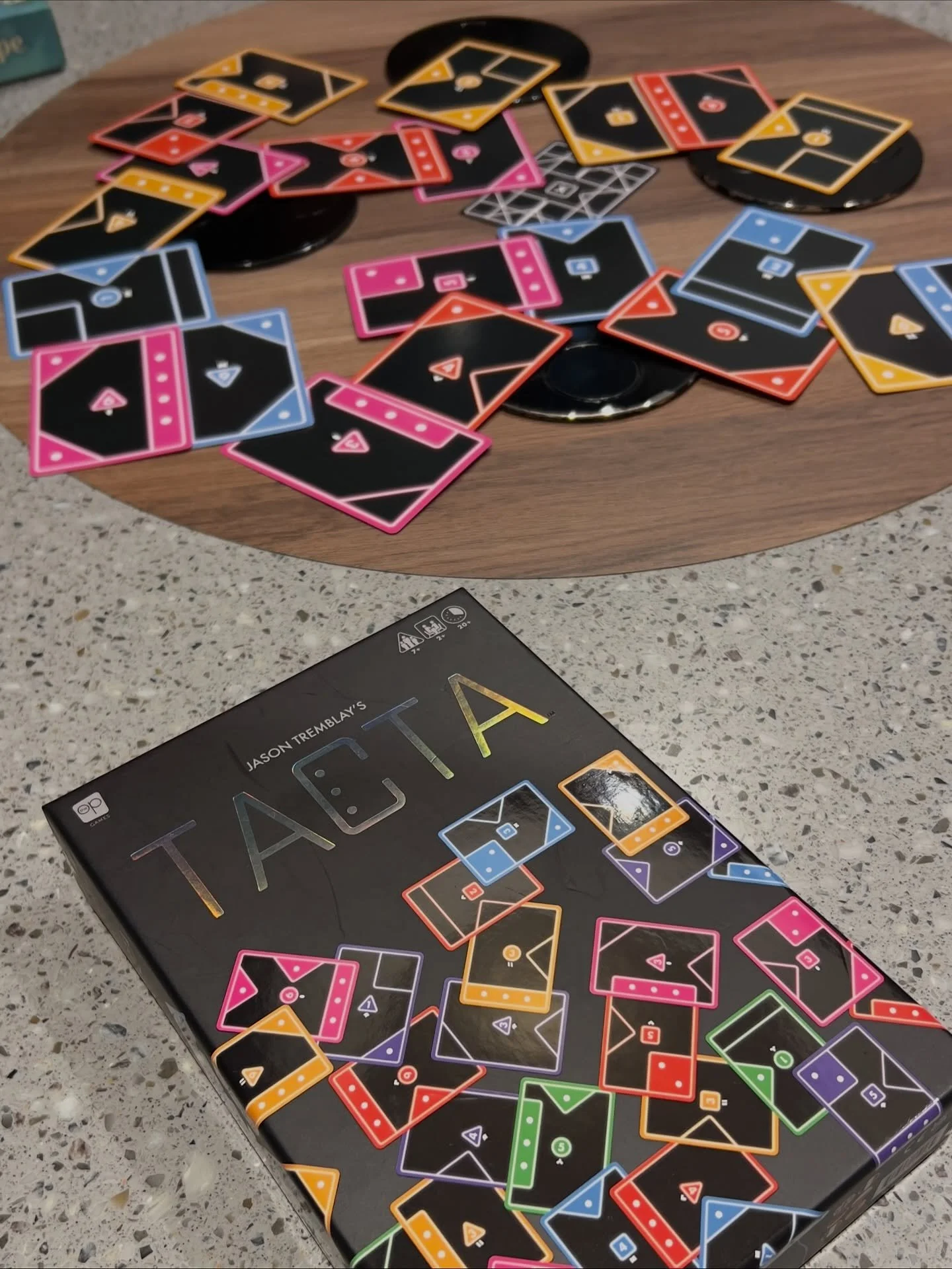 🇵🇹⬇️//🇬🇧 Road trip to Essen, day #11: our first day back on the road after Spiel, and we are already missing the frenzy of roaming the halls to find and be with friends. Since leaving Essen, we have crossed a border and arrived in France. 🗺️
.
?