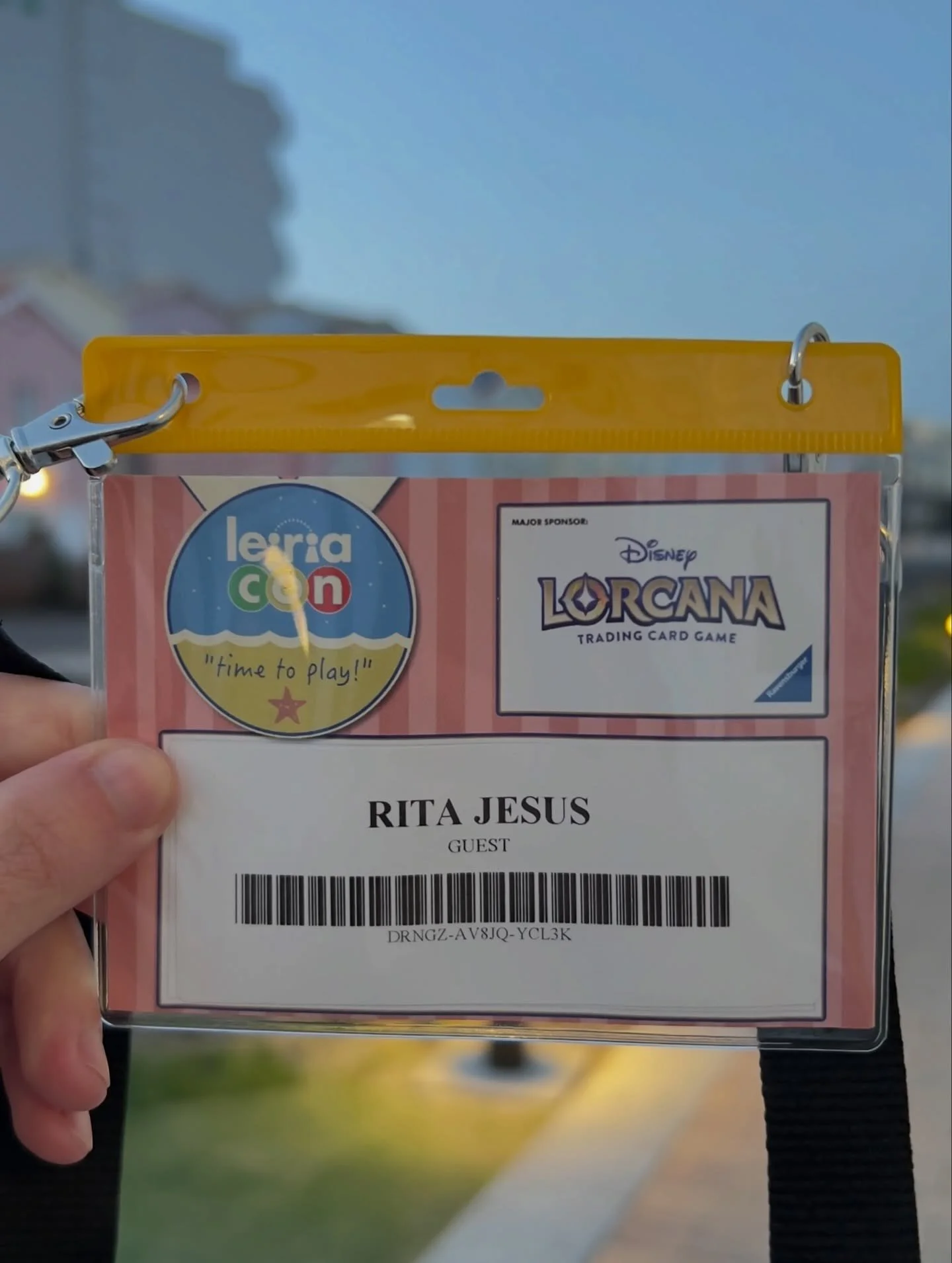 🇵🇹⬇️//🇬🇧 CONVENTION Day 1 at LeiriaCon and our brains are having a good time. 🧠
.
We managed to play 9 different games, 3 of which were new* to us: Noctiluca, World Wonders *, Dog Lover, Joan of Arc: Orl&eacute;ans Draw &amp; Write, Bus, Up or D