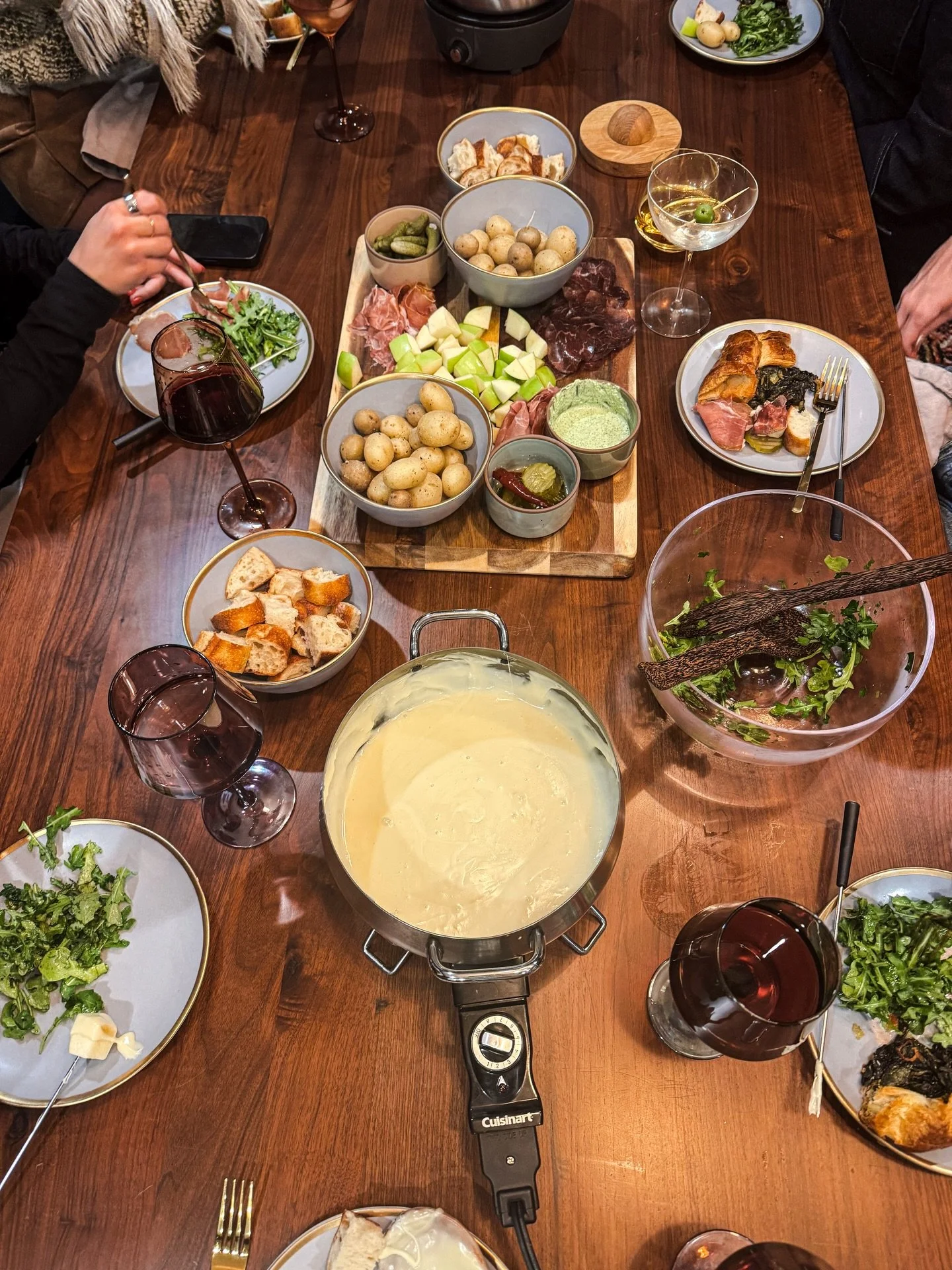 February was delicious 🫒

Fondue night 
The Essential x Richard Neal 
Nightshade Juicy Lucy&rsquo;s 
My first mansaf 
Adios x Christine Lau 
Nightshade pop up