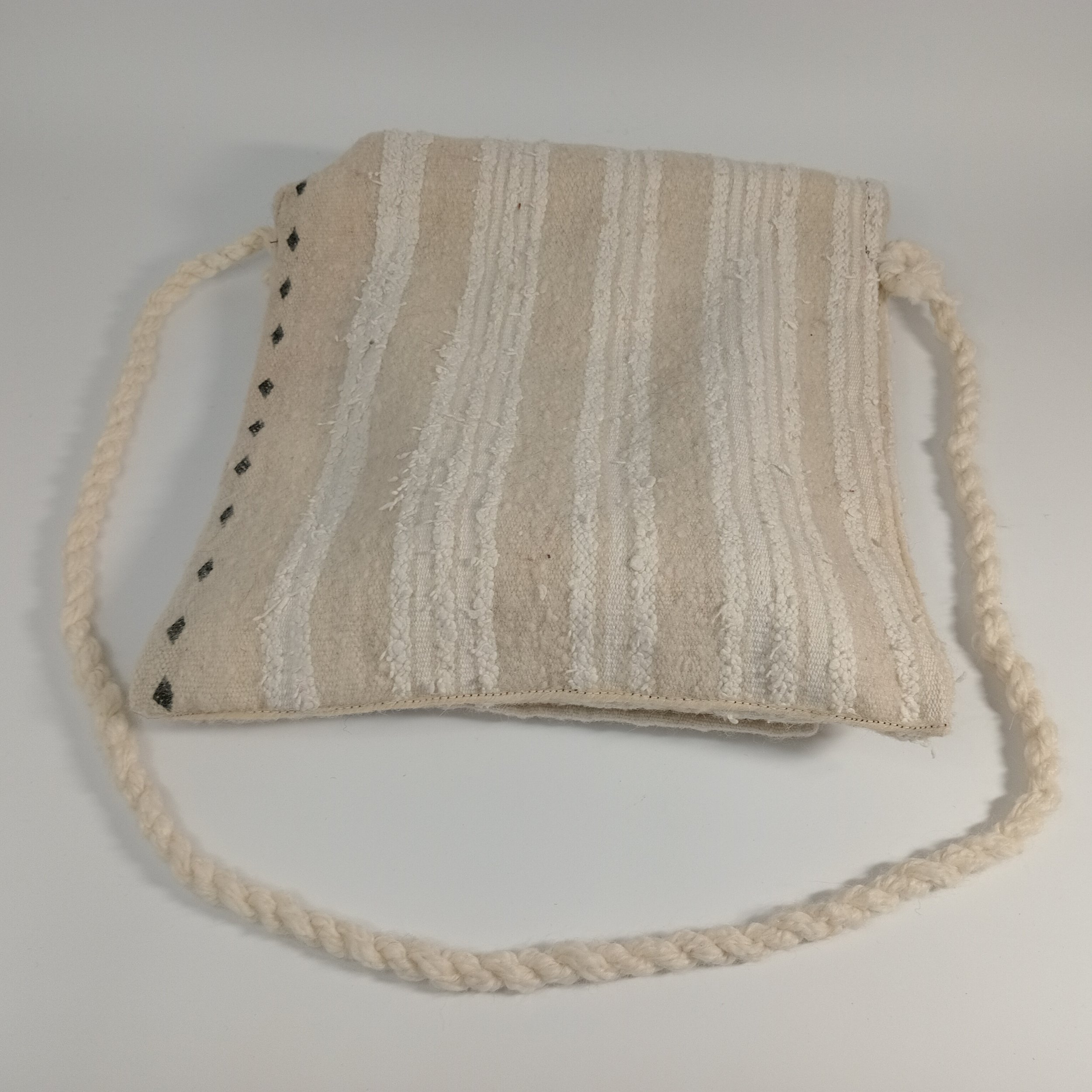 handbag B4 005-c.jpg