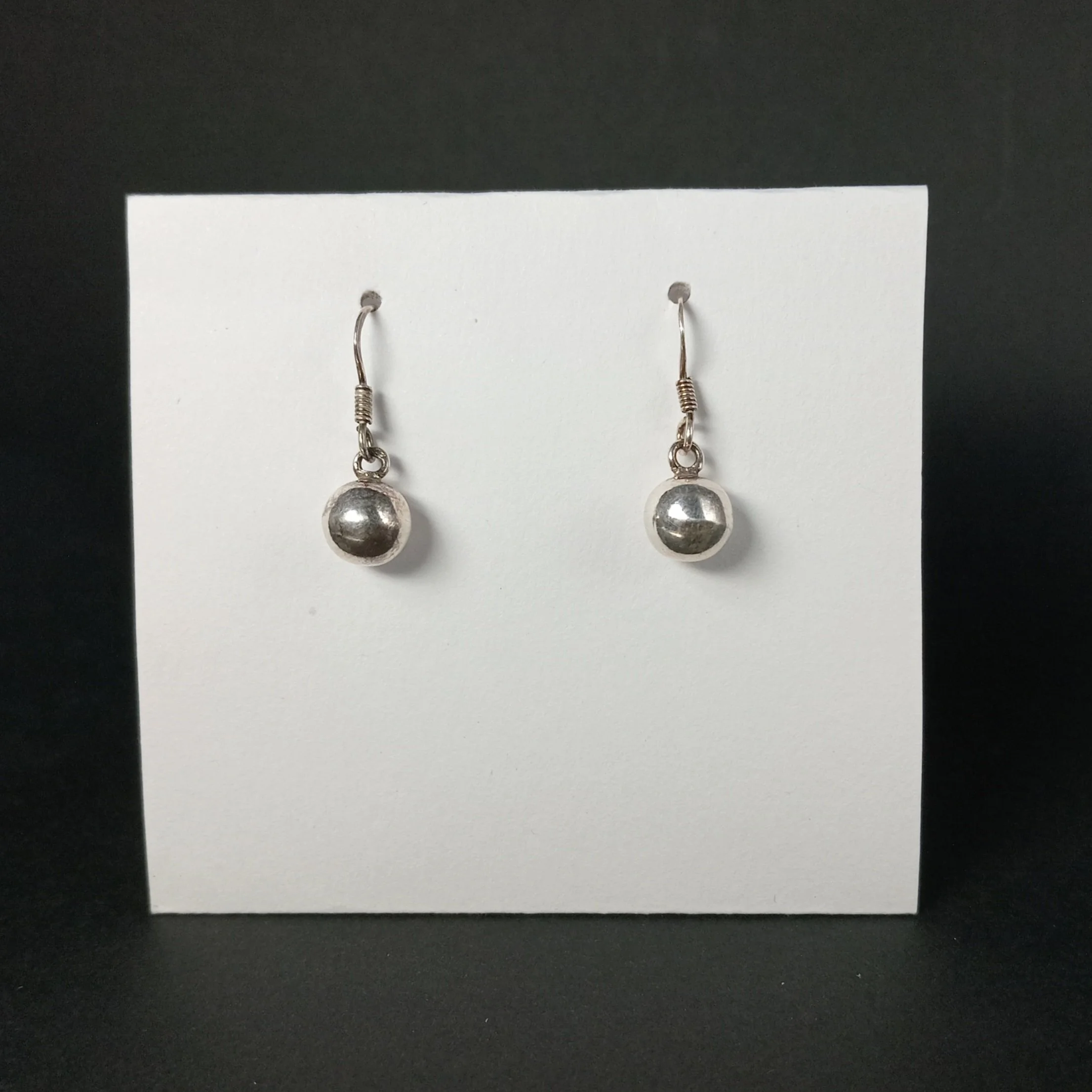 Earrings B5 059-a.jpg