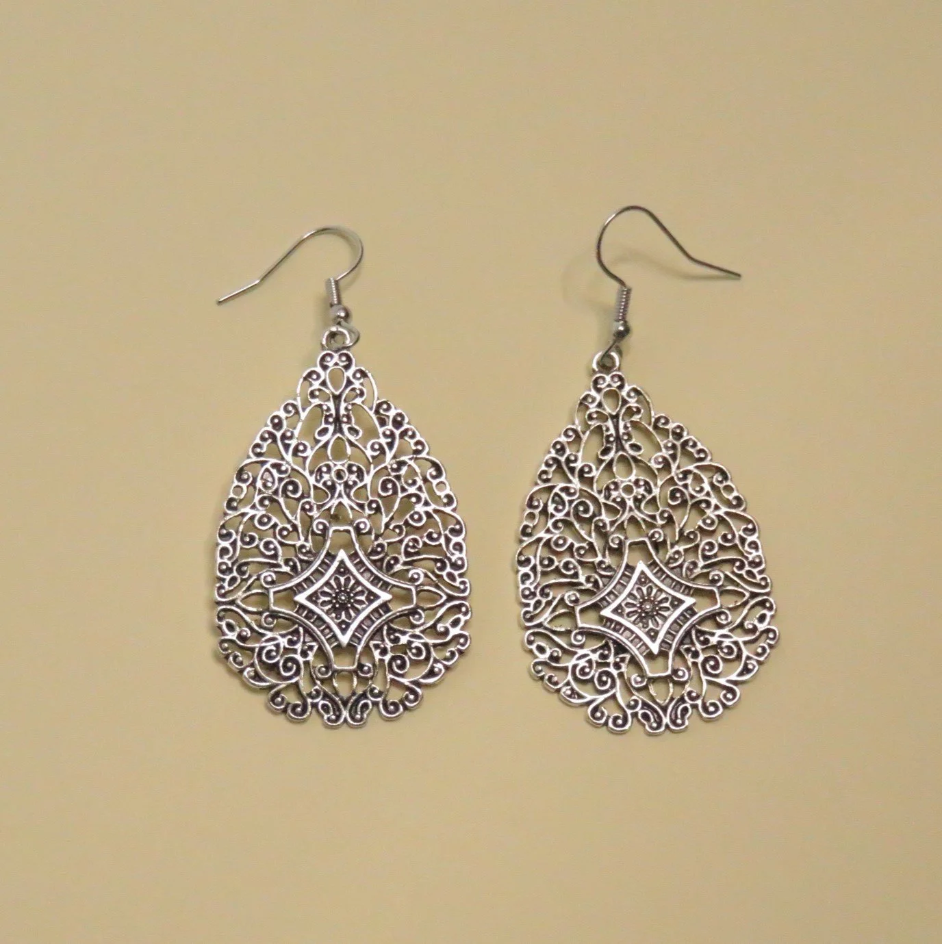 Earrings+B3+034-a.JPG