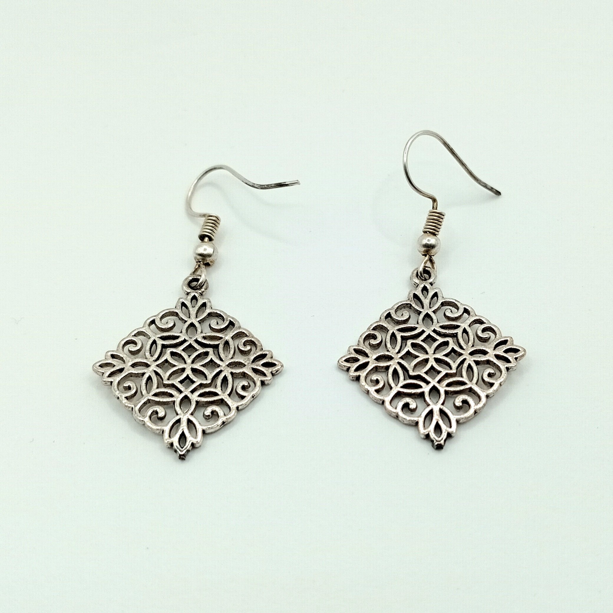 Earrings+B5+052-a.jpg