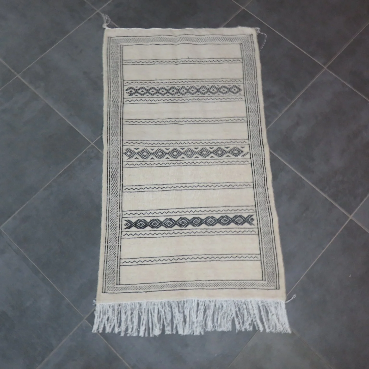 Rugs B4 008-e.JPG