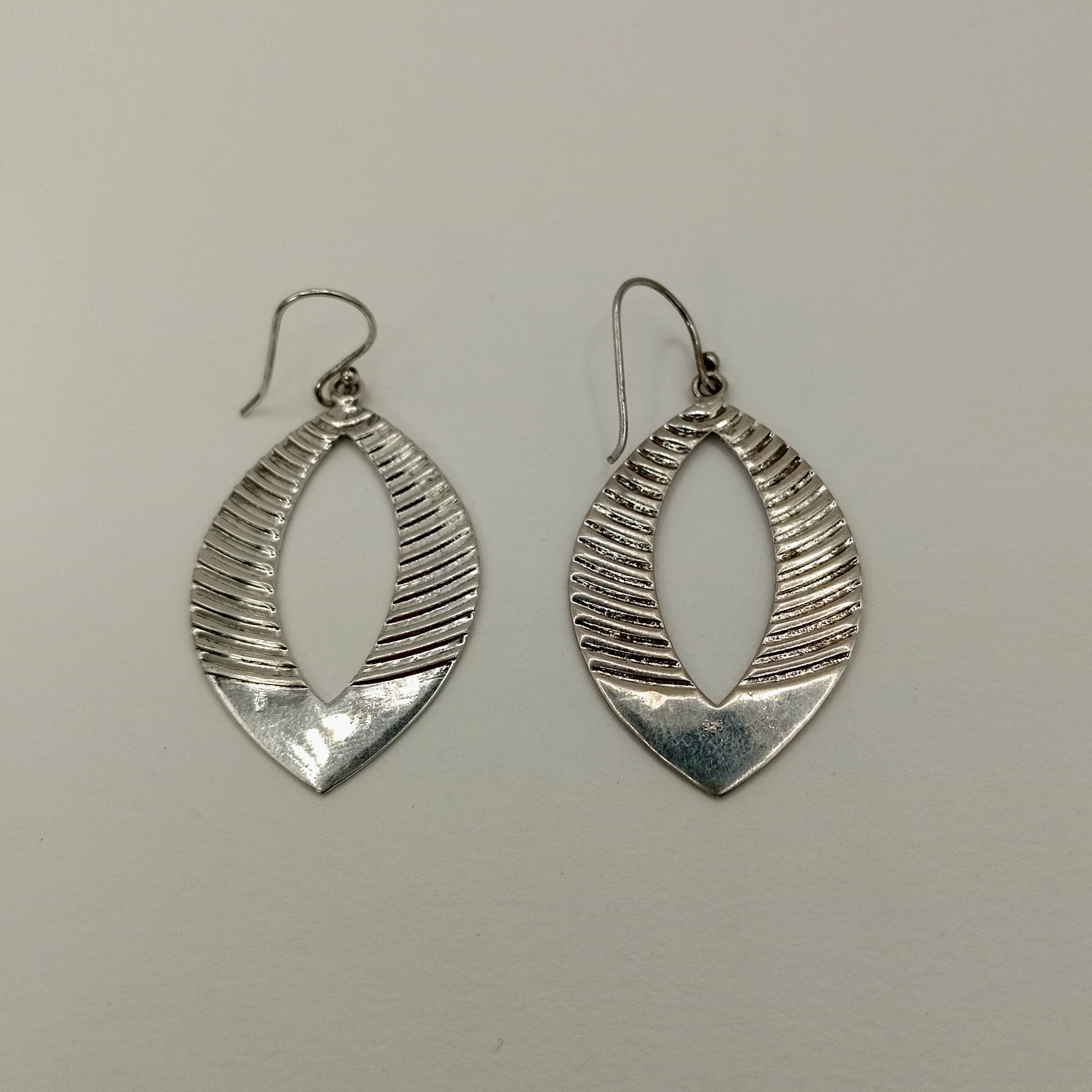 Earrings B5 058-e.jpg