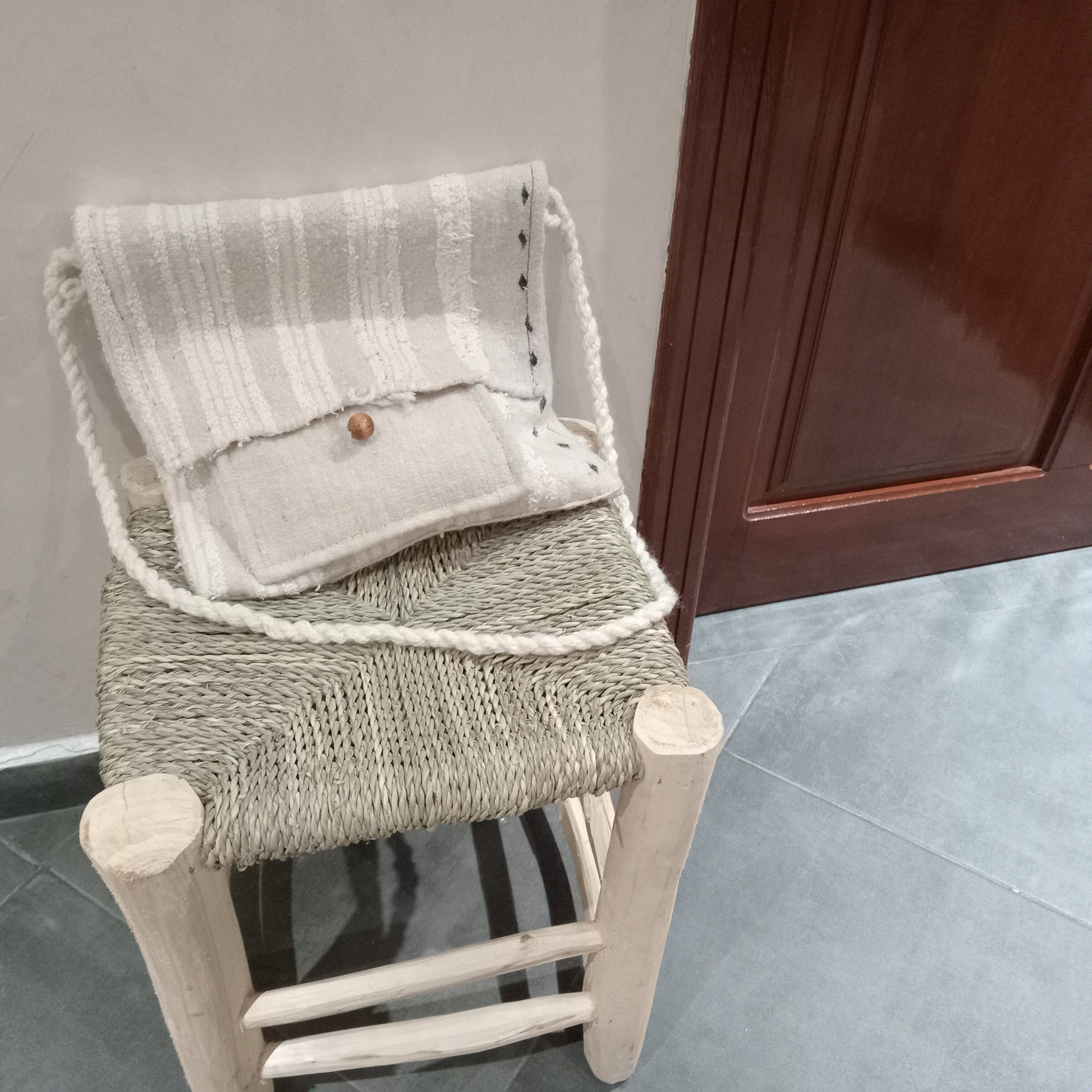 handbag B4 005-e.jpg