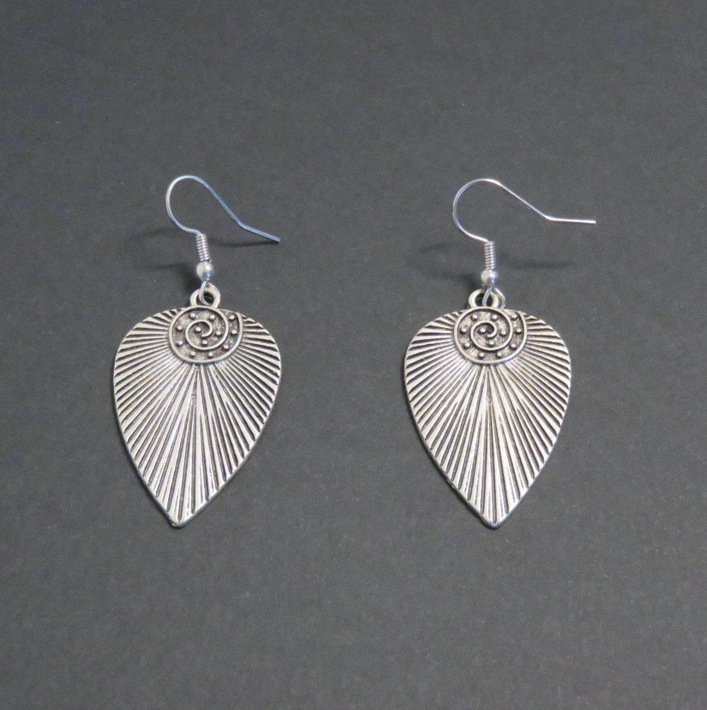Earrings B3 018-c.JPG