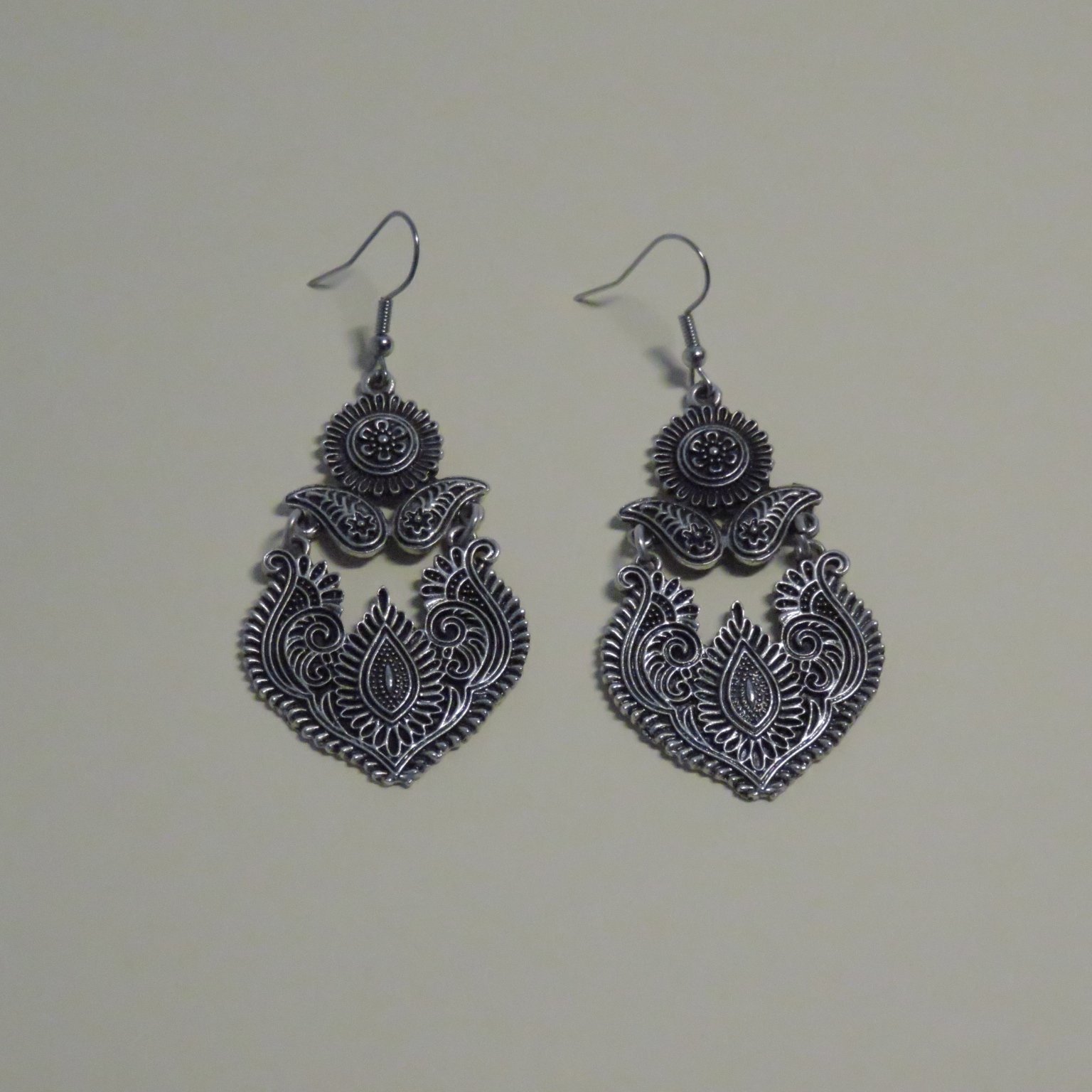 Earrings B3 025-b.JPG