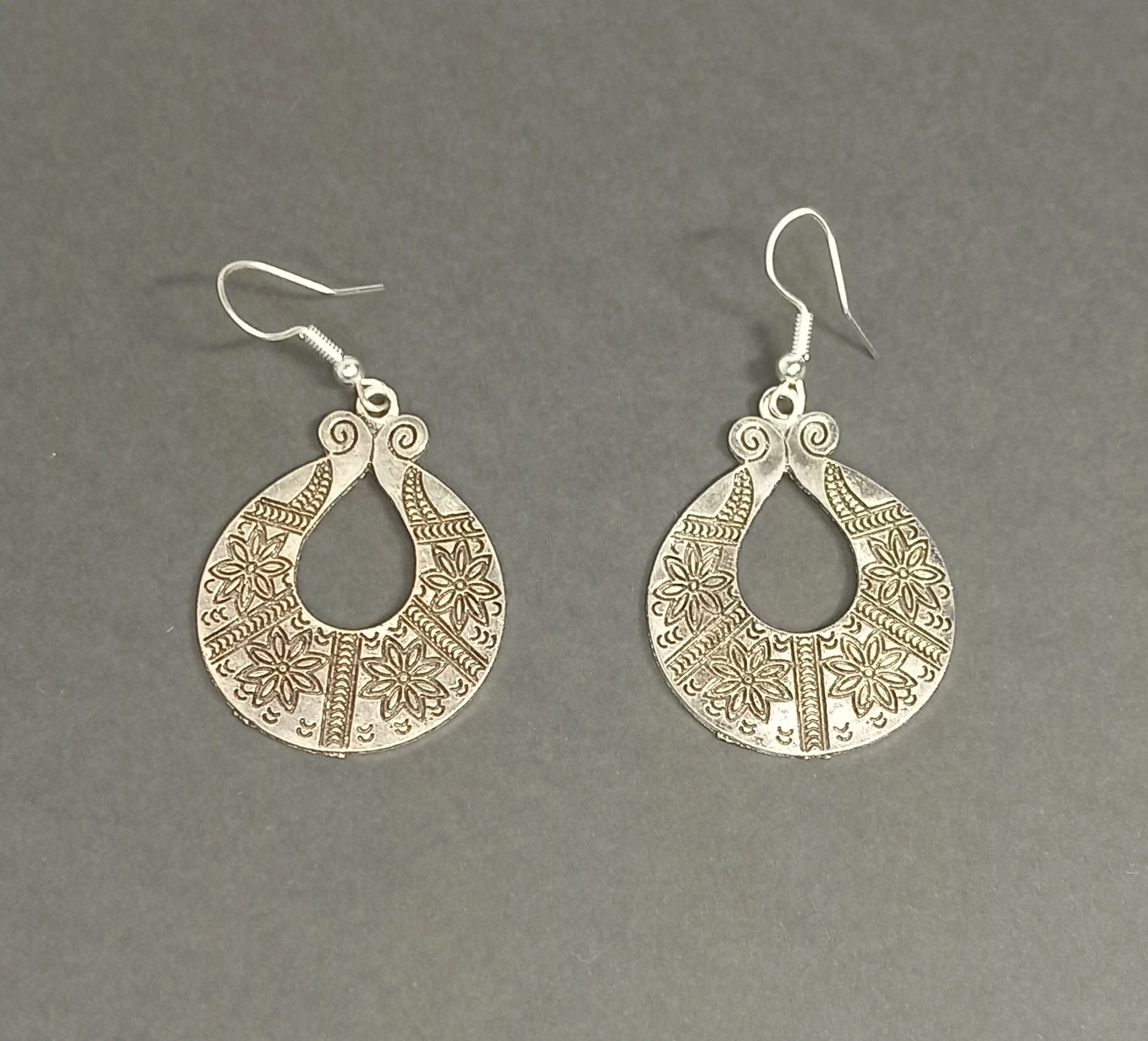Earrings B3 015-b.jpg