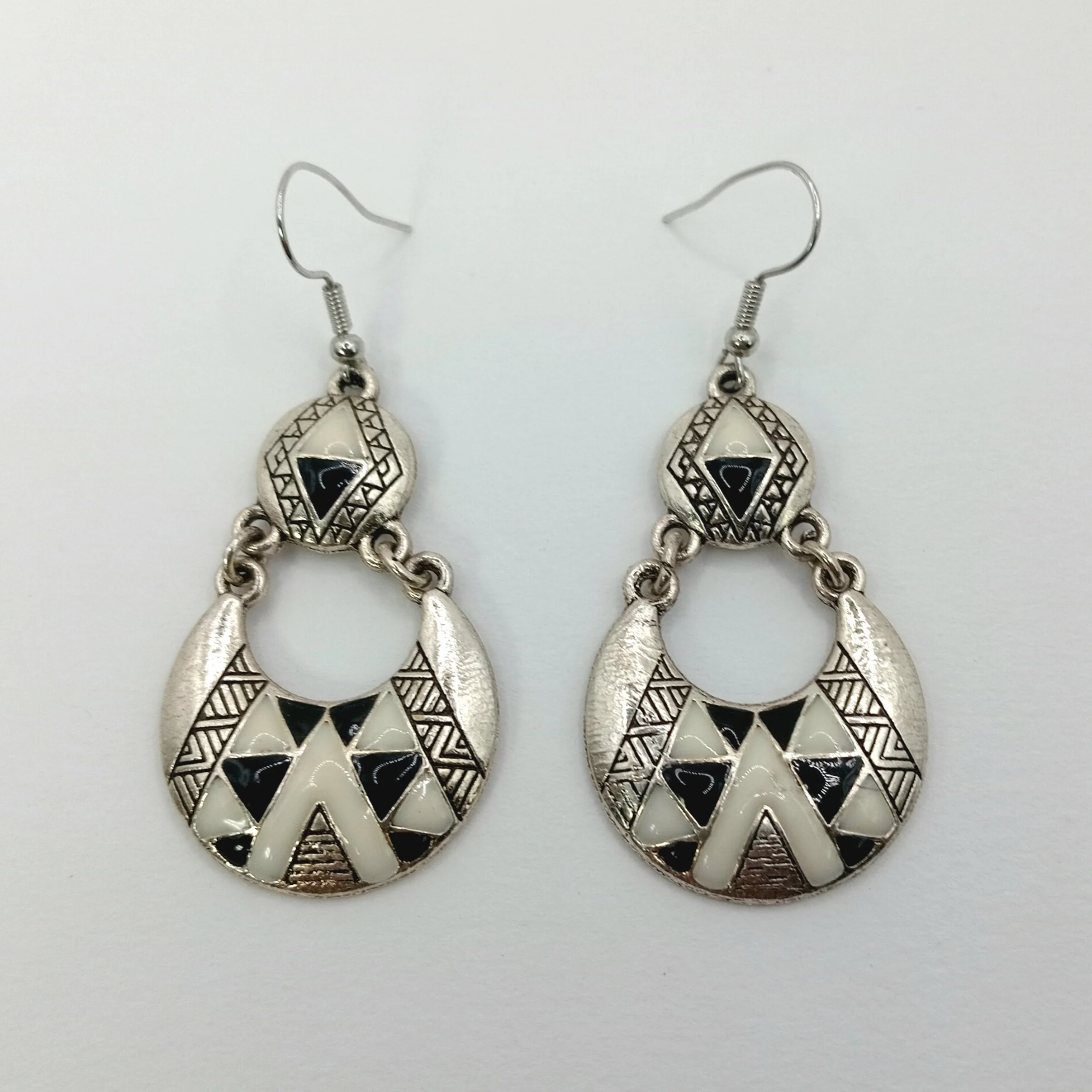 Earrings B5 060-e.jpg