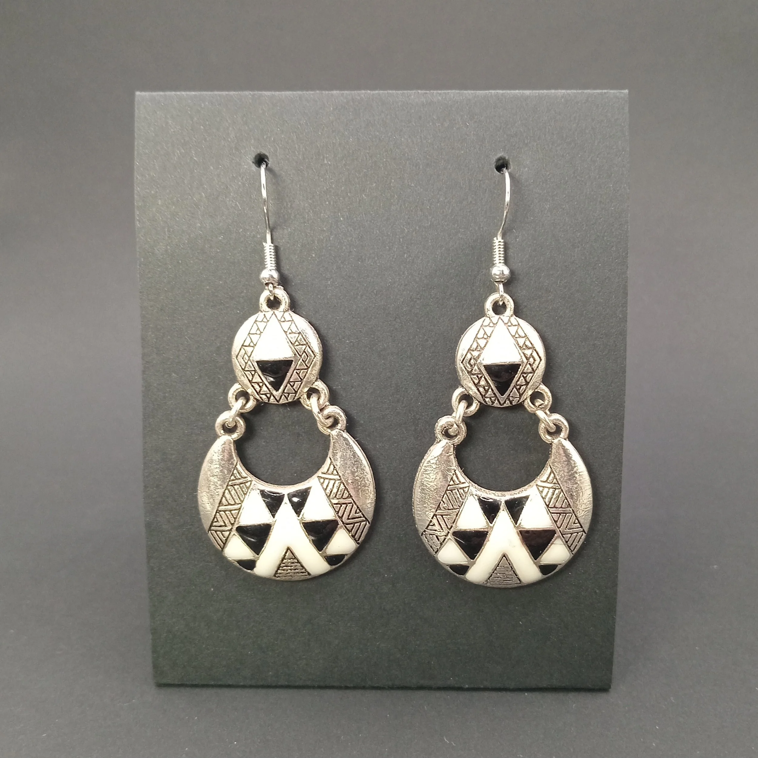 Earrings B5 060-a.jpg