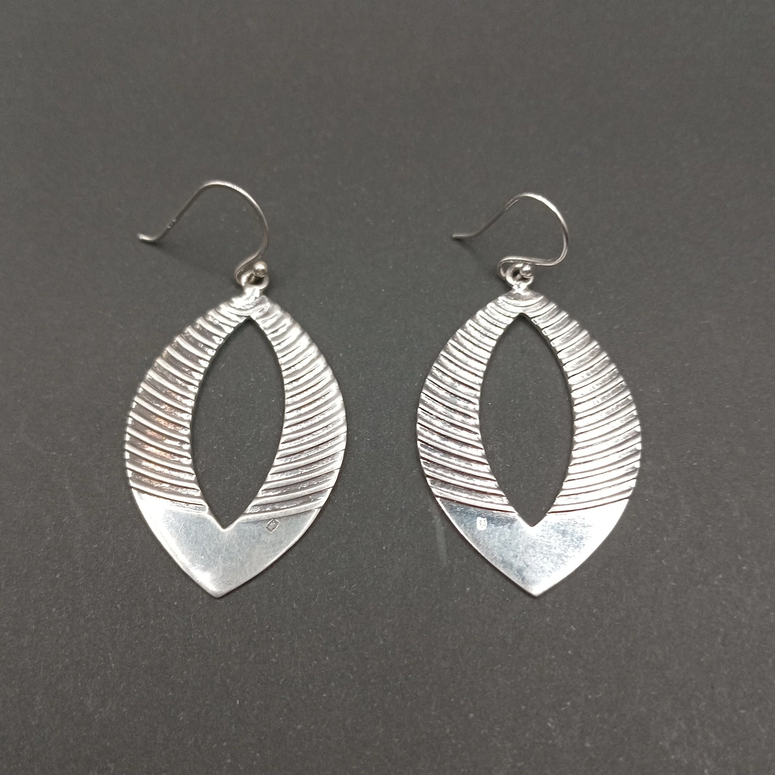 Earrings B5 058-b.jpg