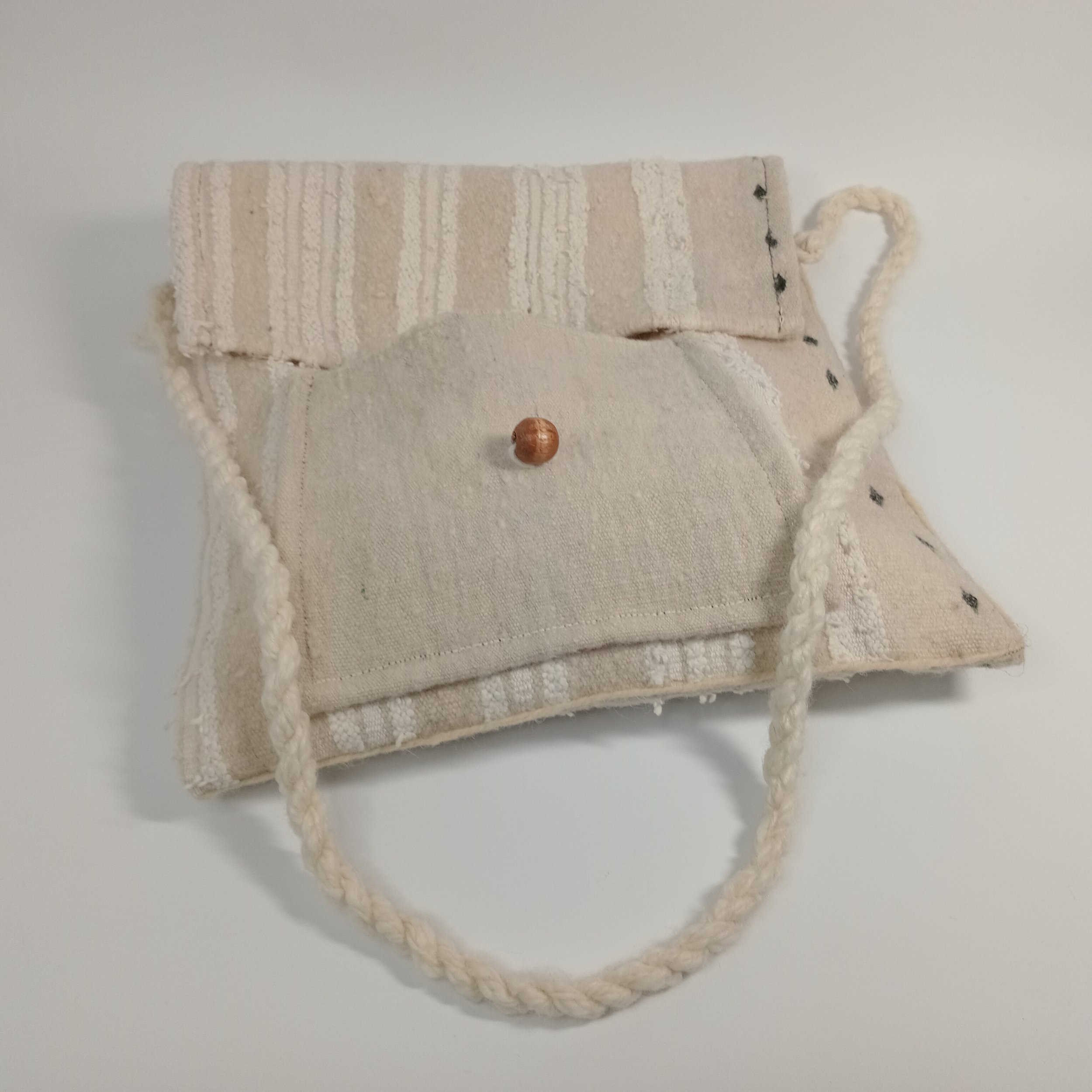 handbag B4 005-d.jpg