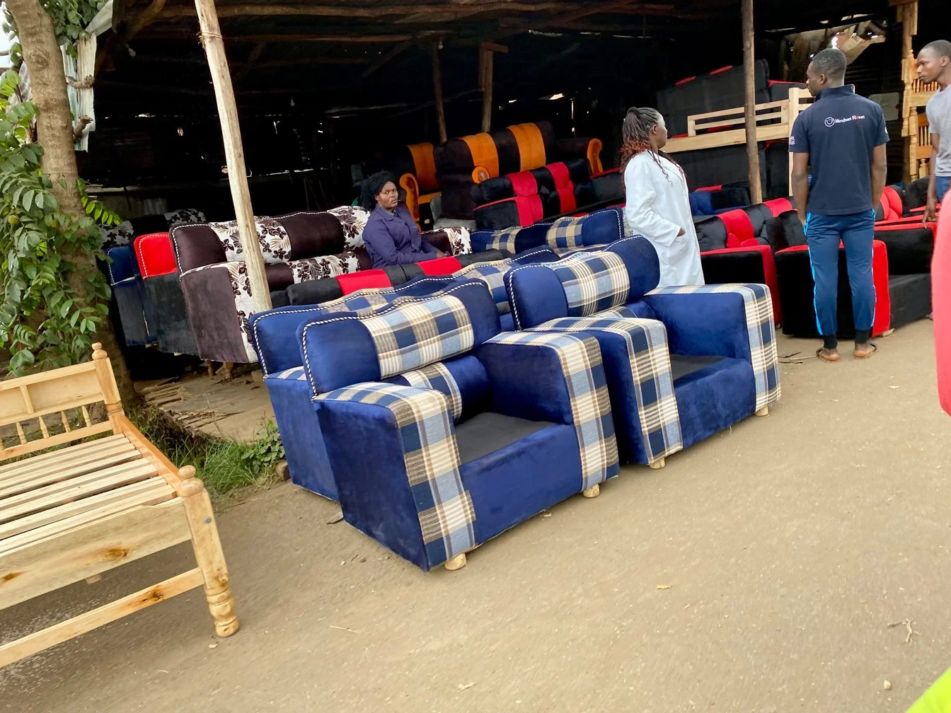 Kenia_hautnah-Nairobi-Sessel.jpg
