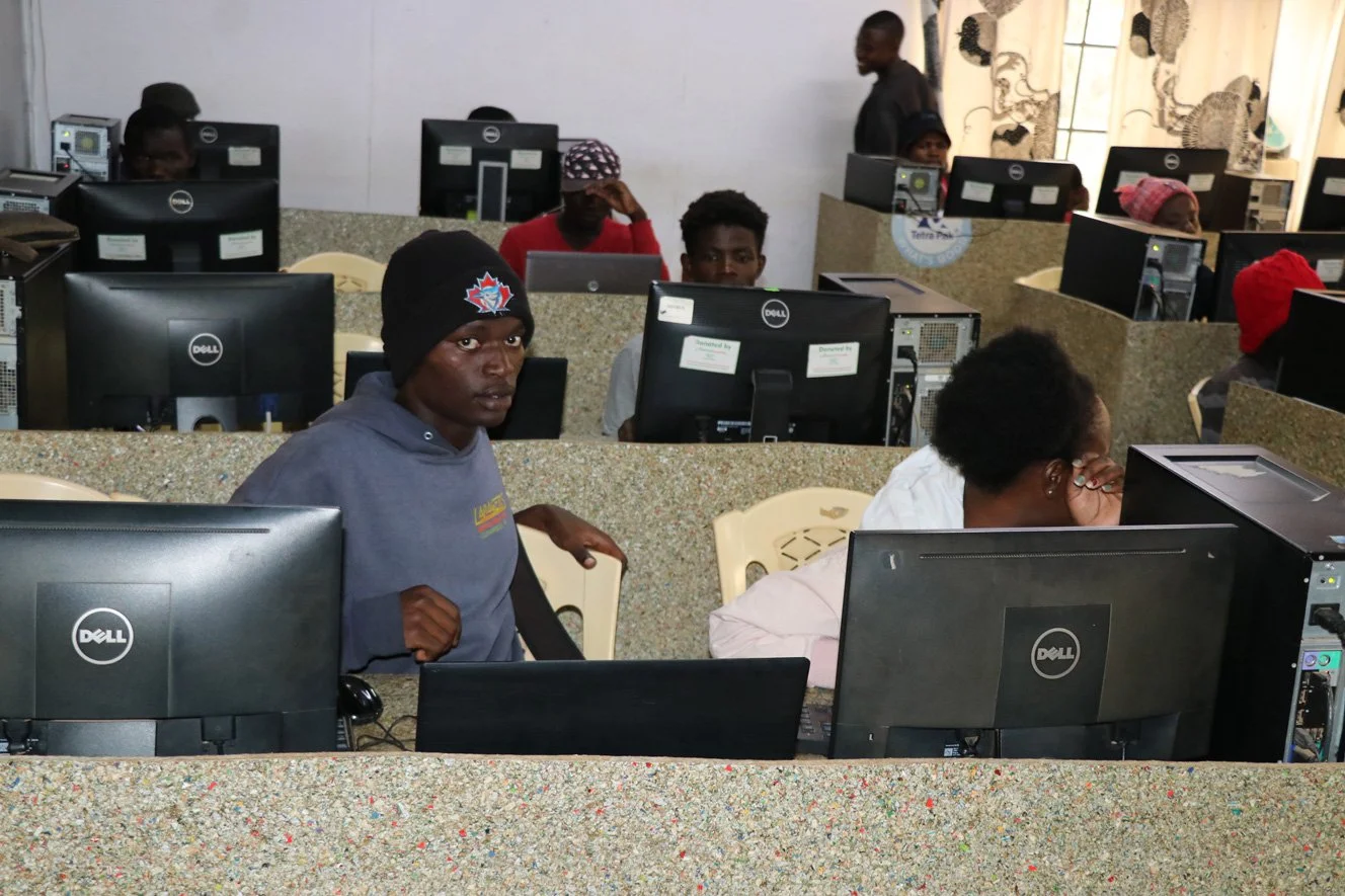 Kenia_hautnah-Nairobi-Kibera_Computerkurs.jpg