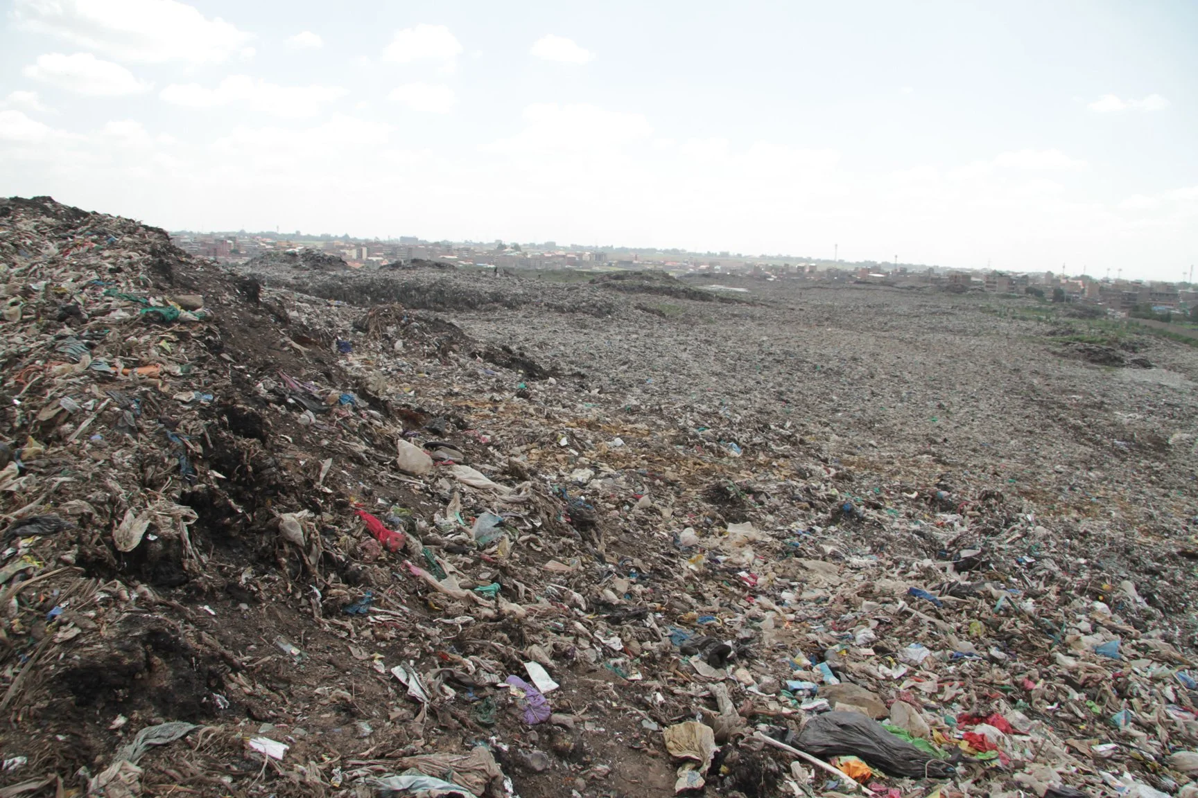Kenia_hautnah-Nairobi-Muellhalde_Dandora-Slum.jpg