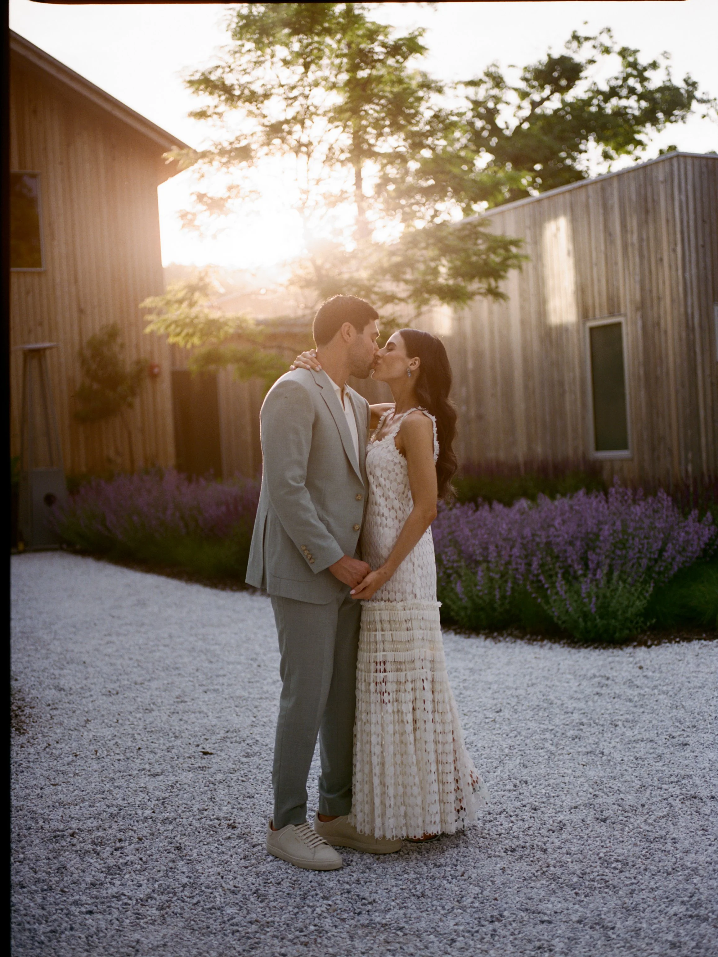 Isabella&Michael_Previews-15.jpg