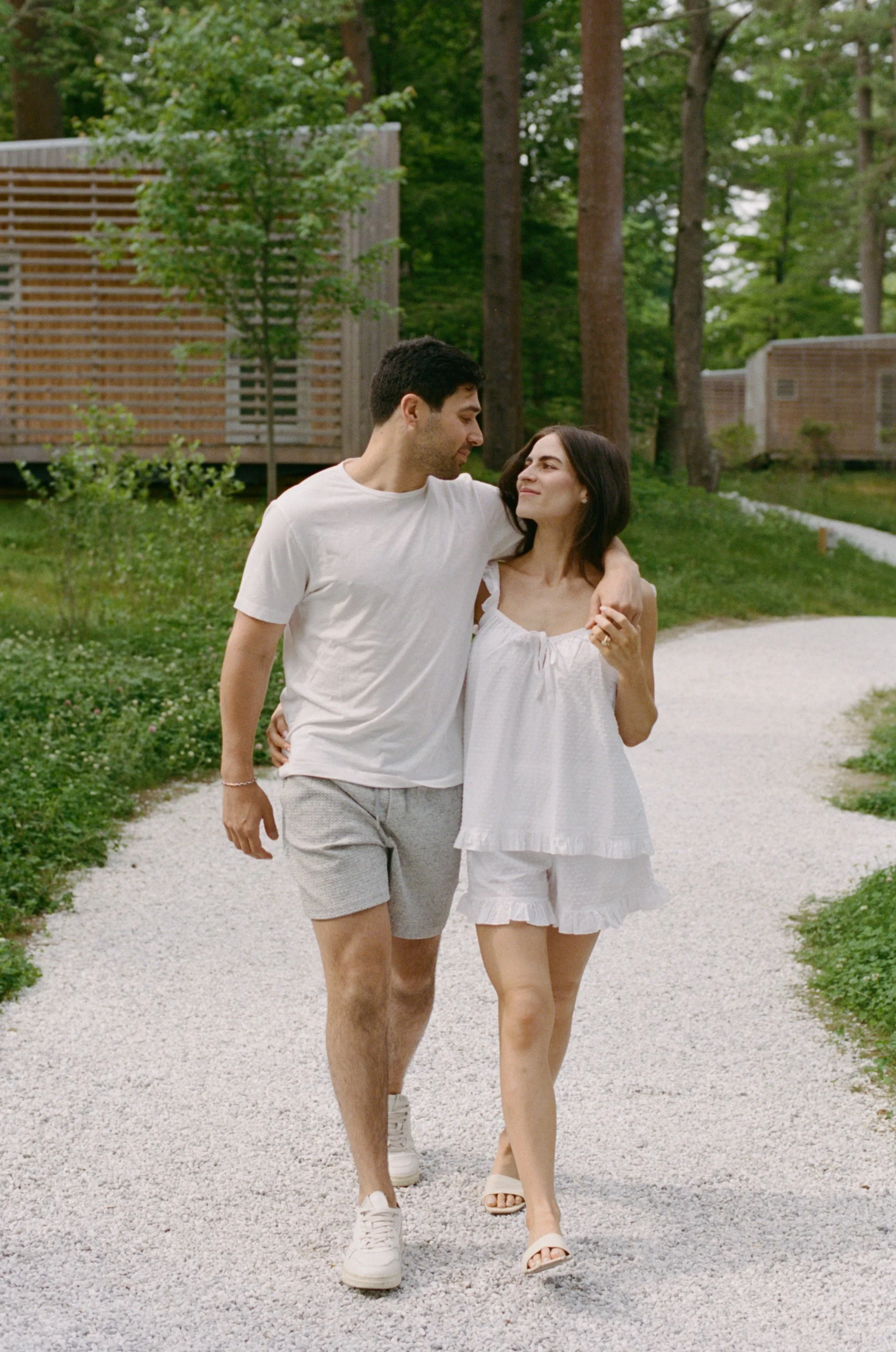 Isabella&Michael_Previews-60.jpg