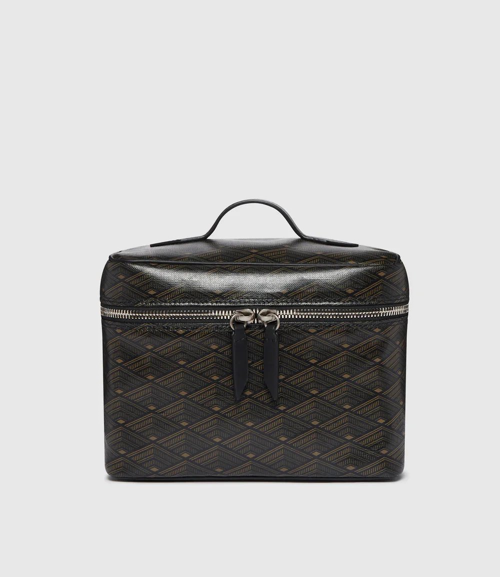 Métier Long Haul Toiletry Bag