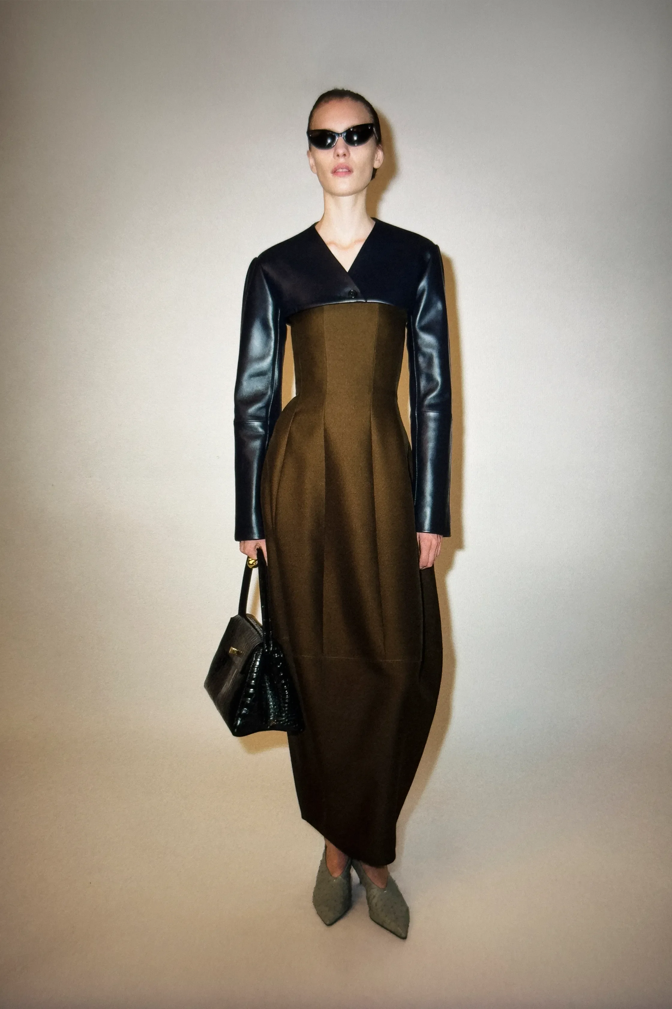 00026-khaite-pre-fall-2026-credit-brand.jpg.webp