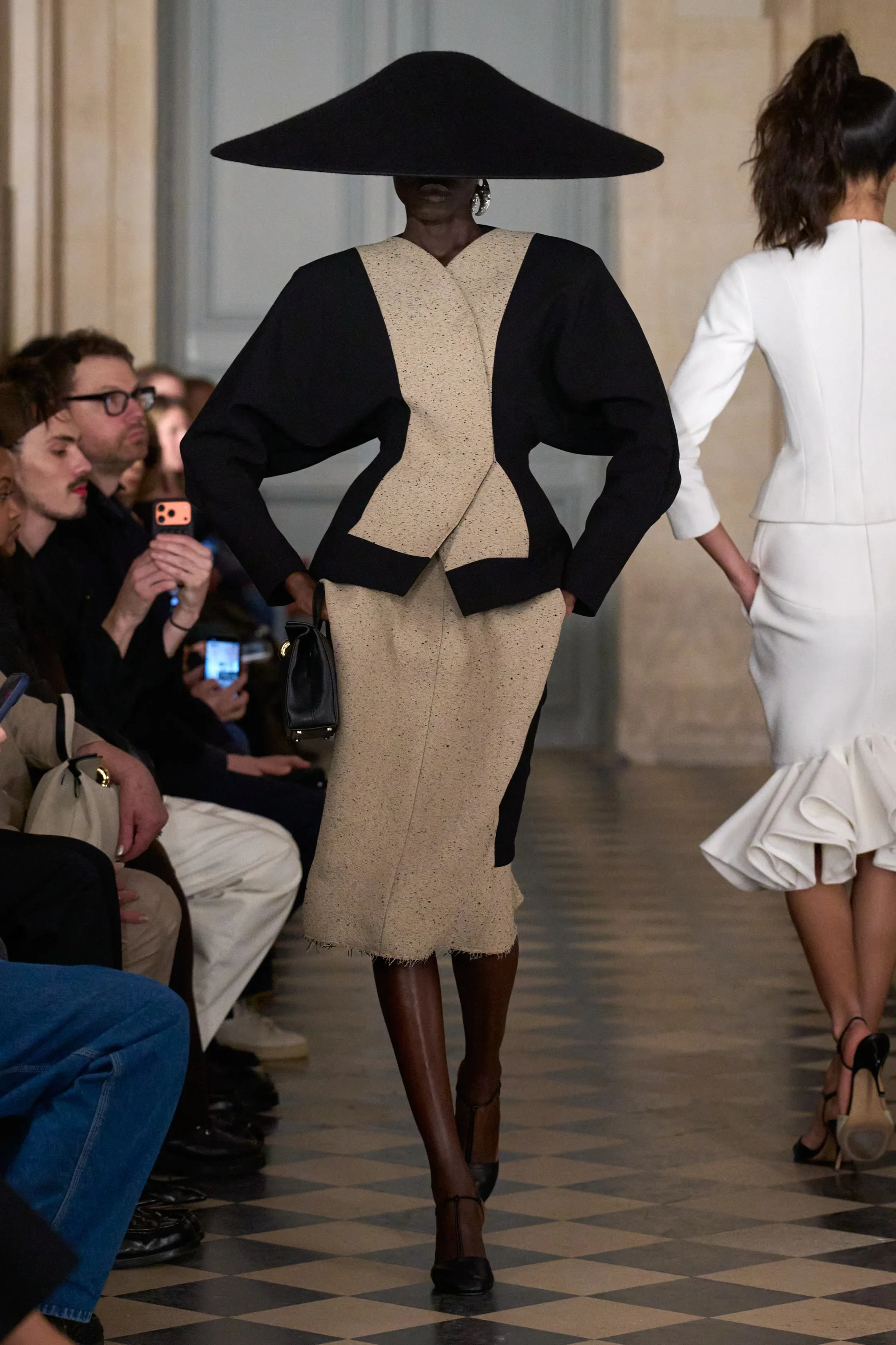 00003-jacquemus-fall-2026-ready-to-wear-credit-gorunway.webp