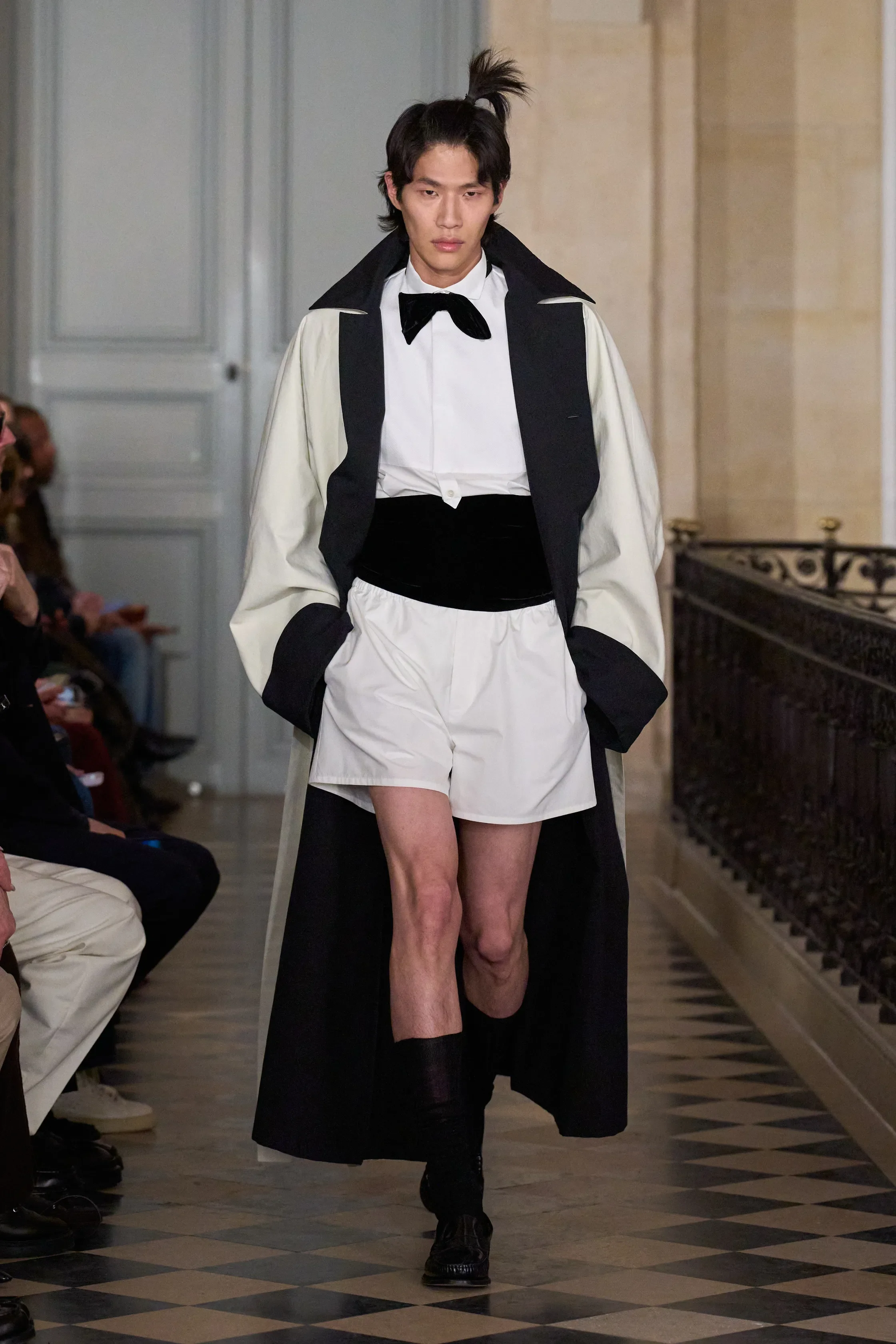 00055-jacquemus-fall-2026-ready-to-wear-credit-gorunway.webp