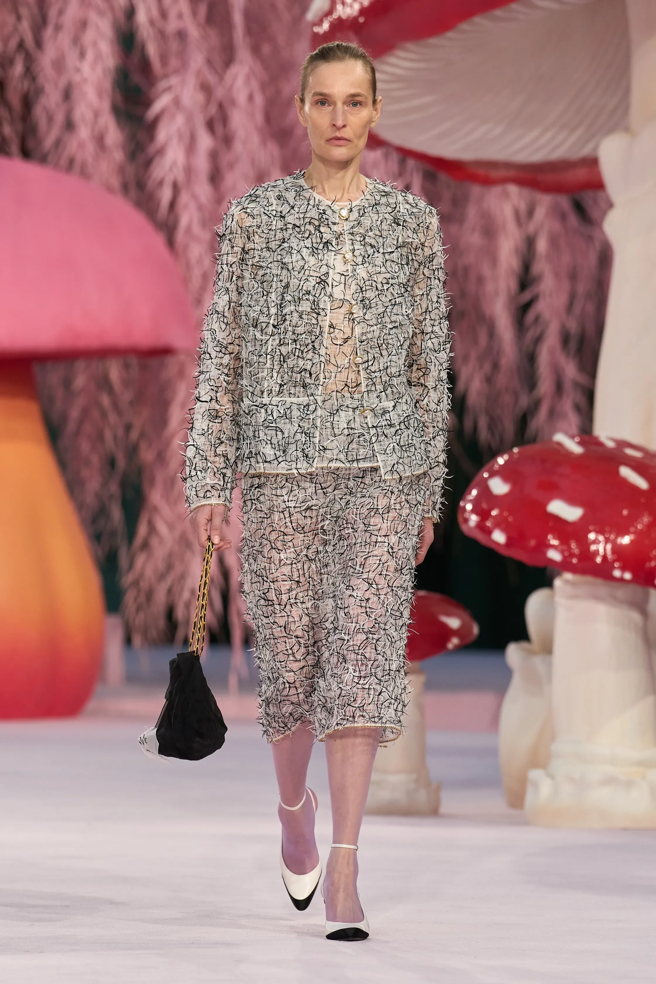 00008-chanel-spring-2026-couture-credit-gorunway.webp