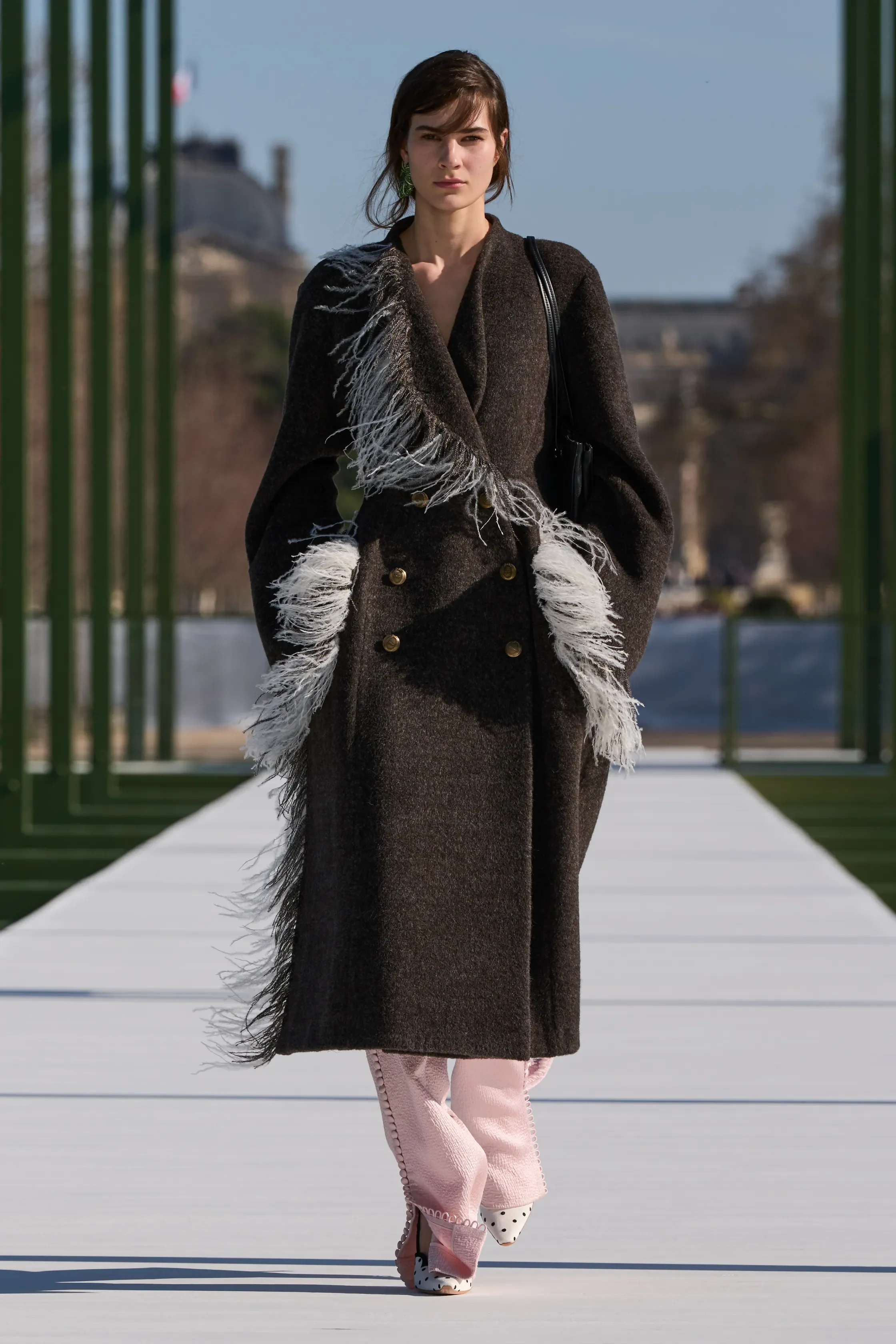 00014-christian-dior-fall-2026-ready-to-wear-credit-gorunway.webp