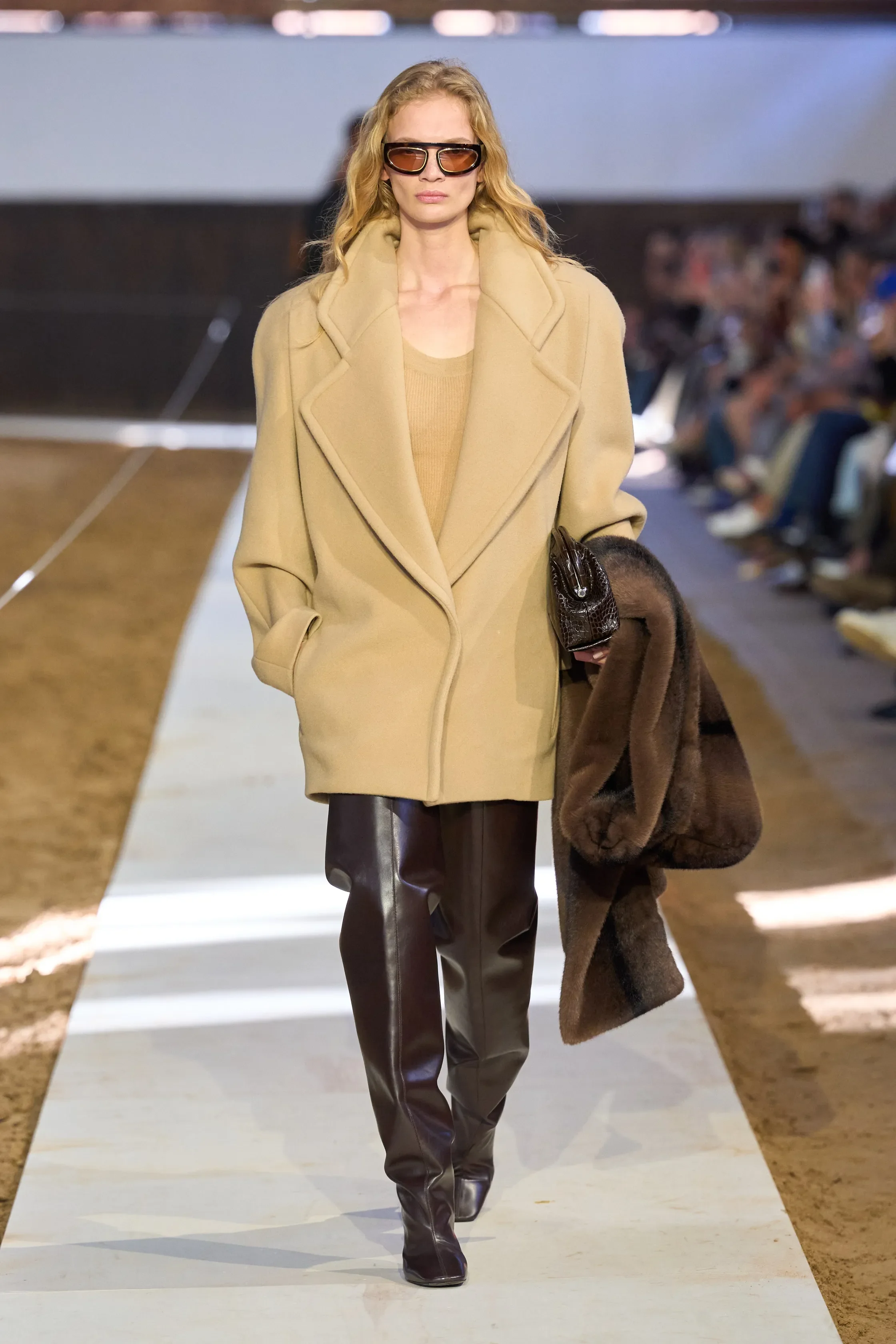 00010-stella-mccartney-fall-2026-ready-to-wear-credit-gorunway.webp