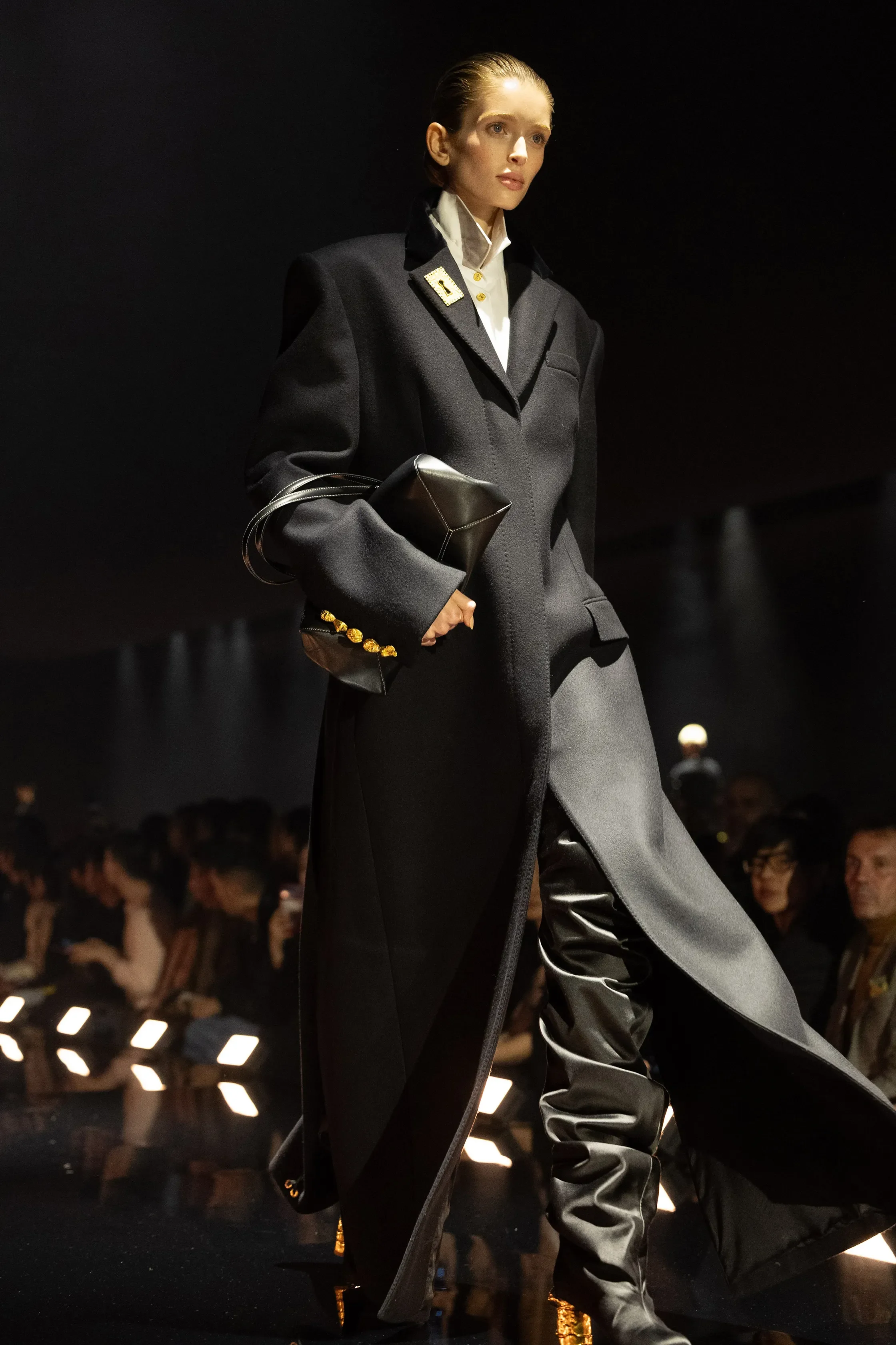 00033-schiaparelli-fall-2026-ready-to-wear-credit-brand.webp