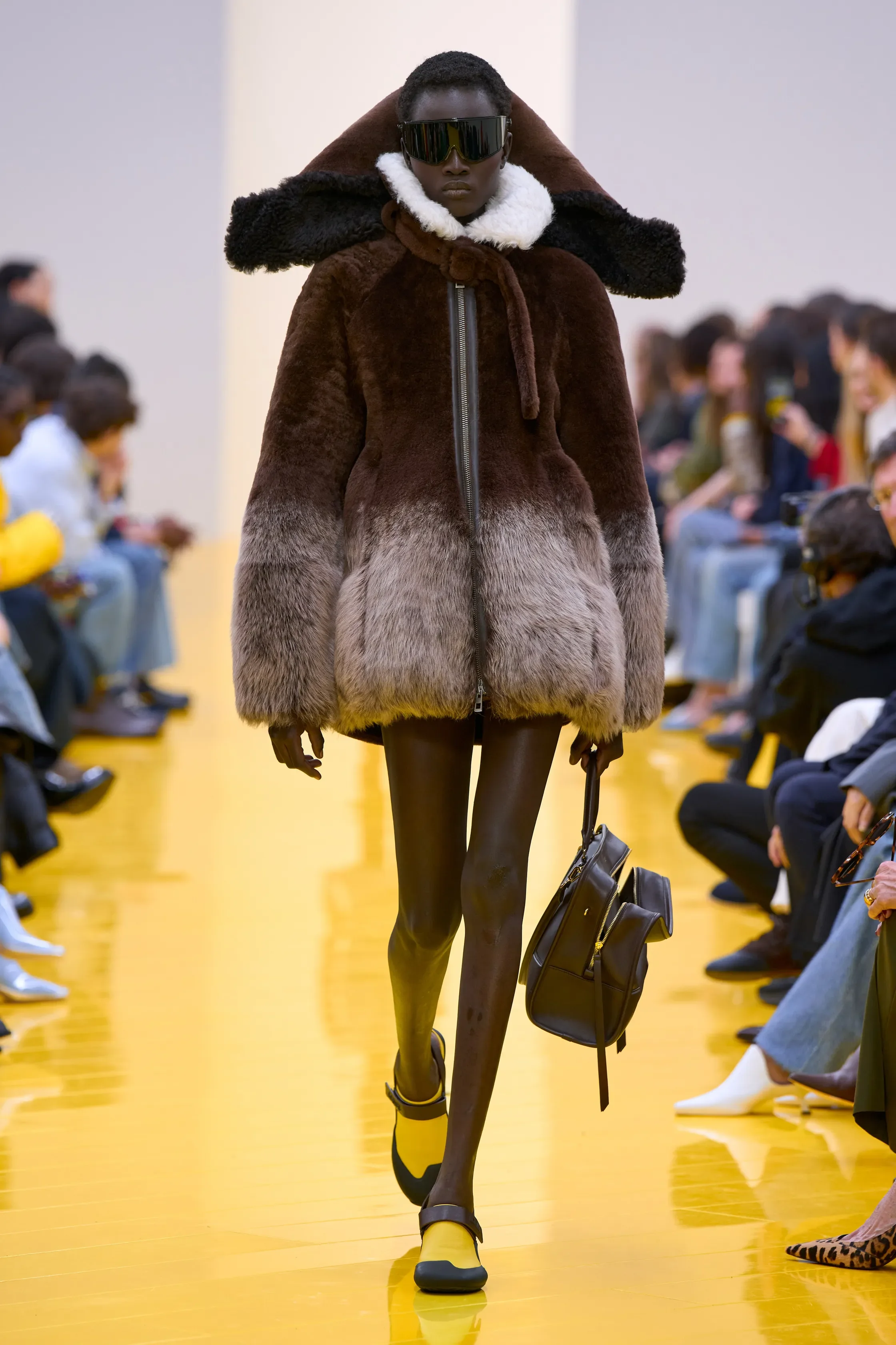 00022-loewe-fall-2026-ready-to-wear-credit-gorunway.webp