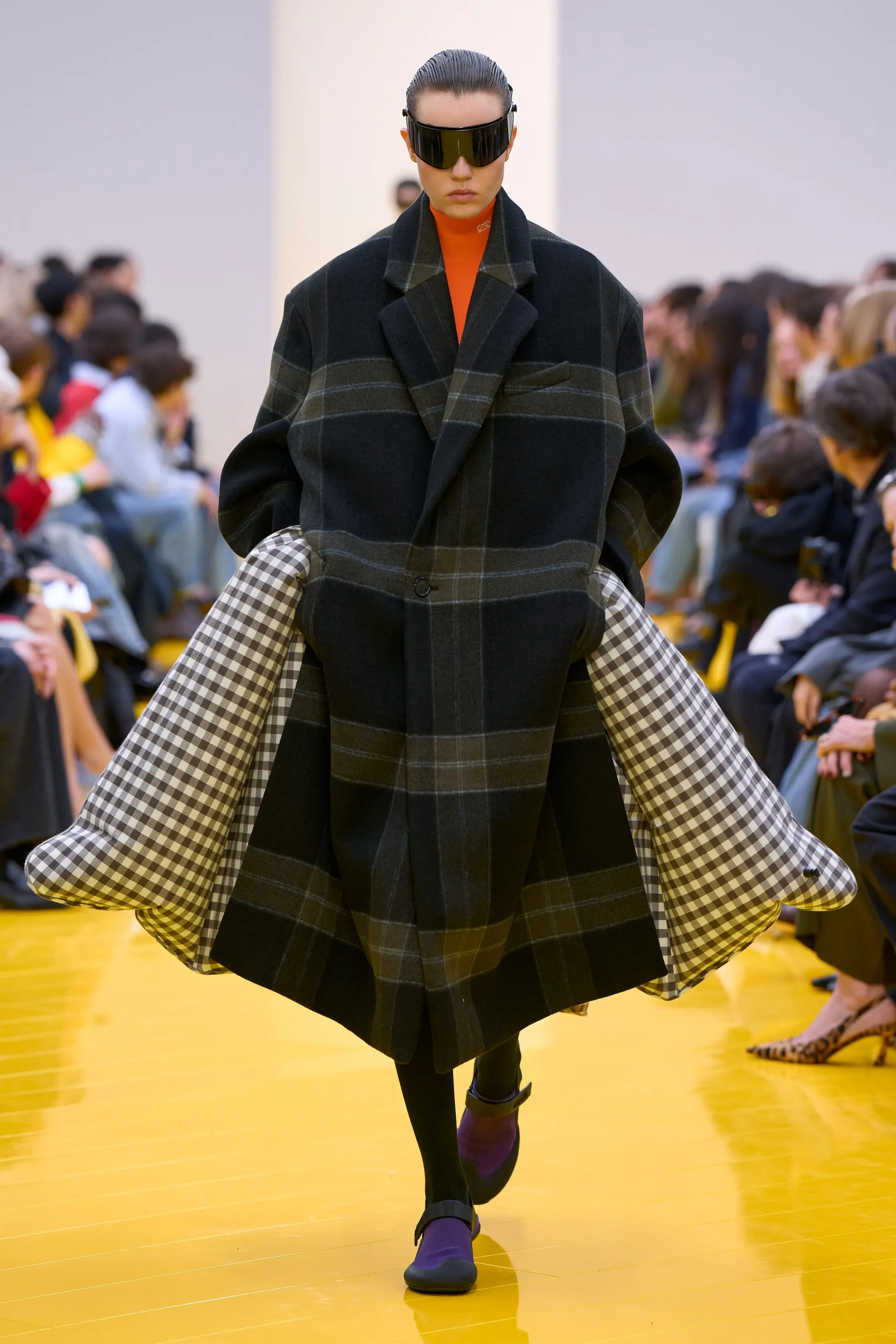 00041-loewe-fall-2026-ready-to-wear-credit-gorunway.webp