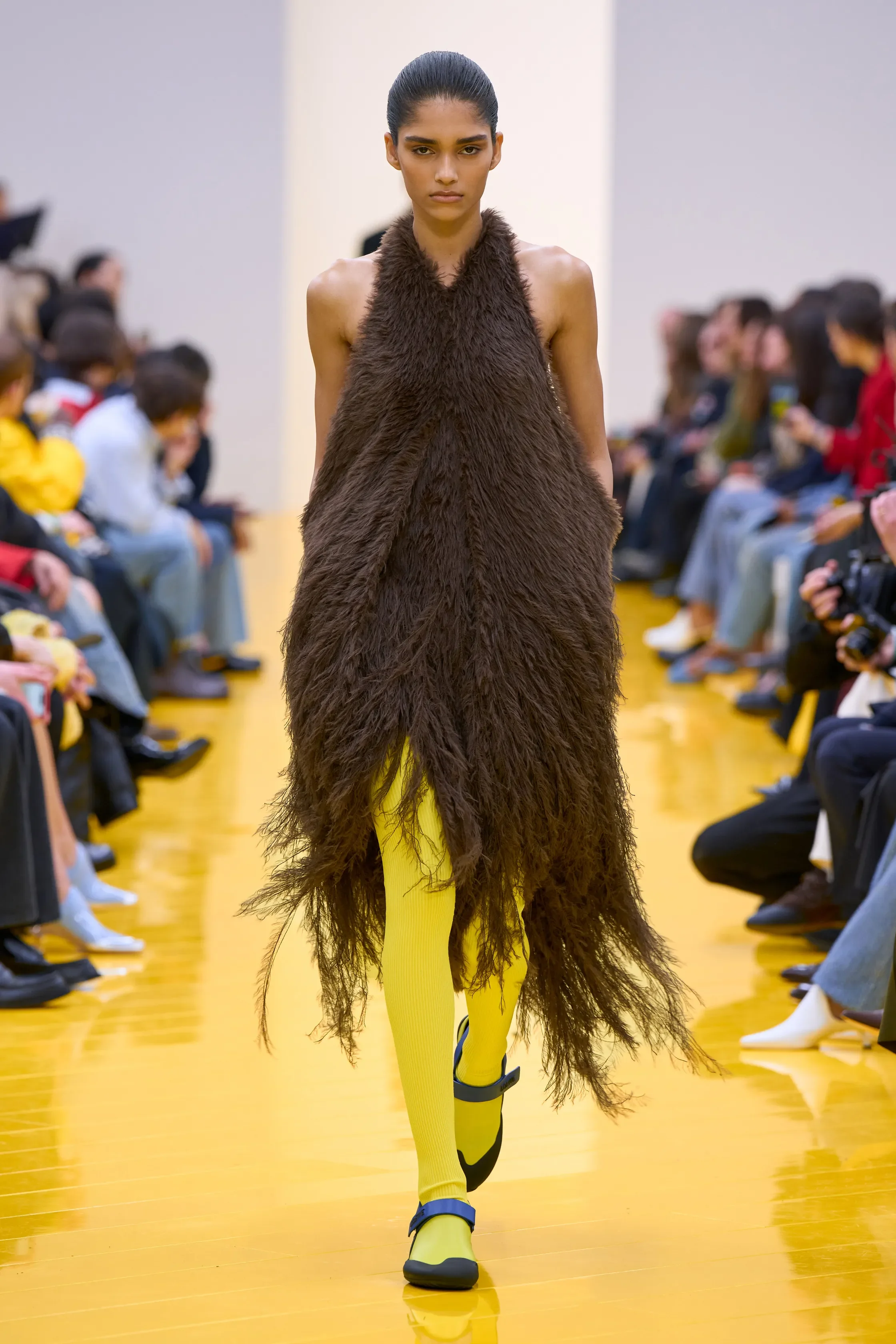 00052-loewe-fall-2026-ready-to-wear-credit-gorunway.webp