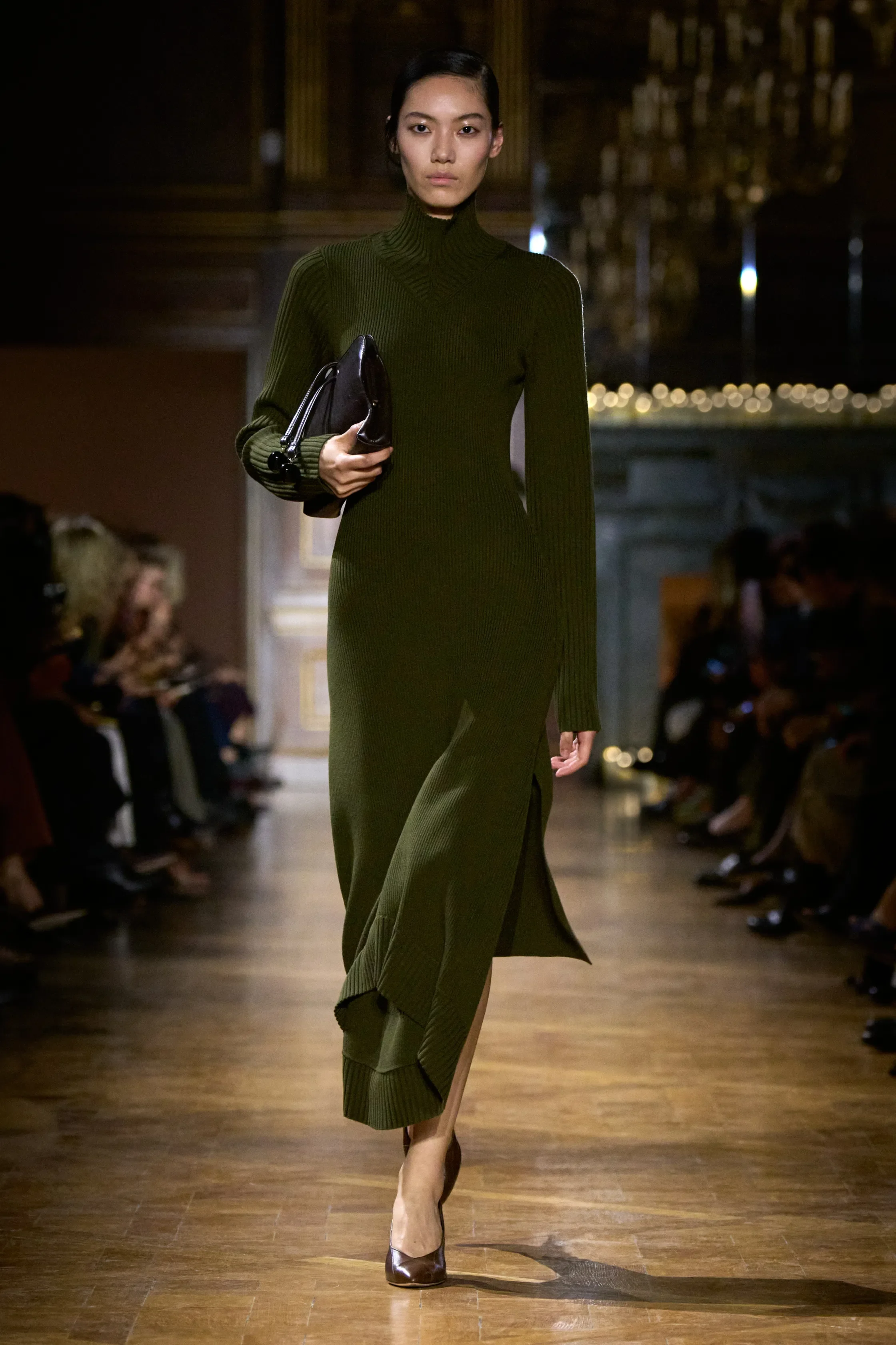 00028-victoria-beckham-fall-2026-ready-to-wear-credit-gorunway.webp