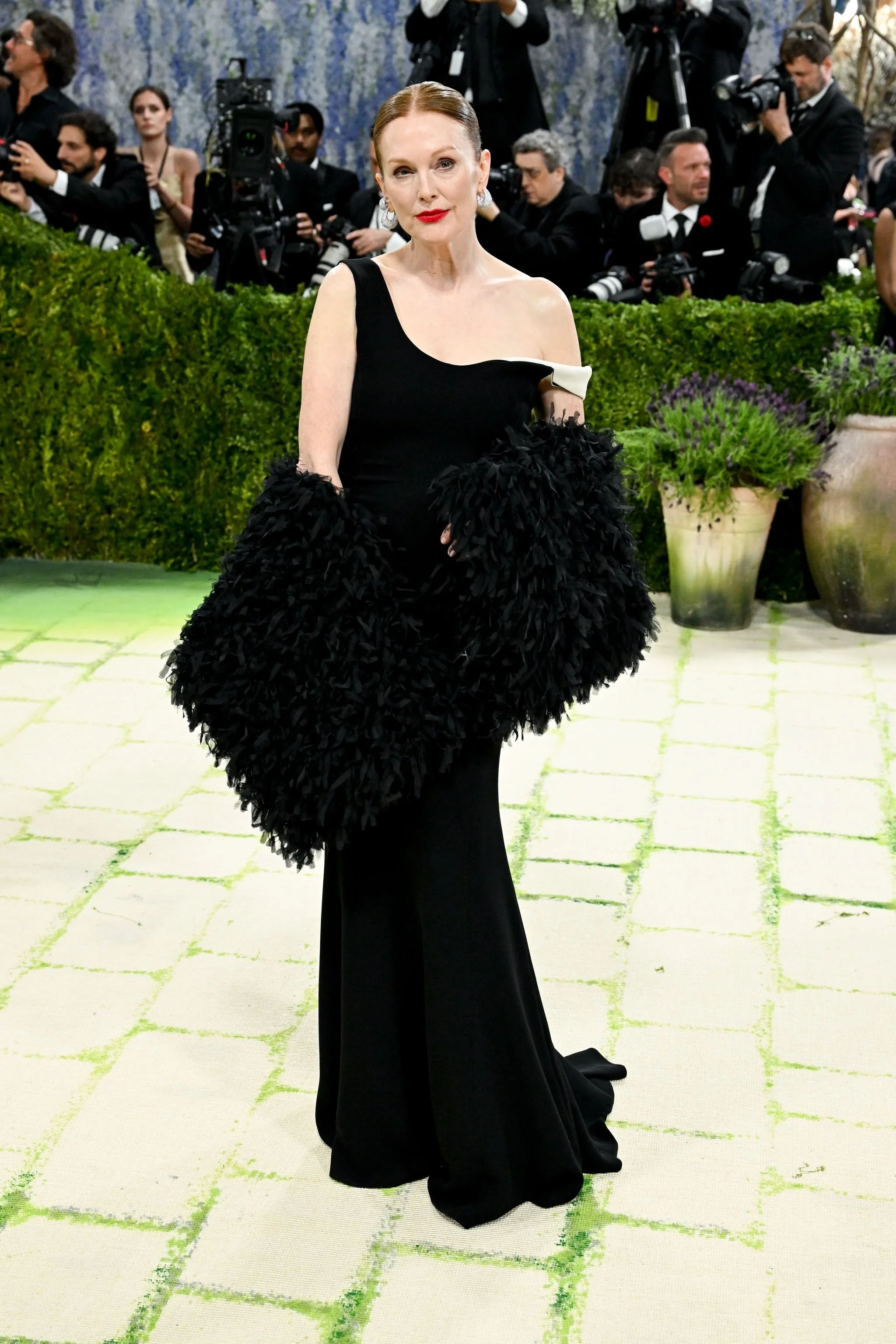 Julianne Moore in Bottega Veneta