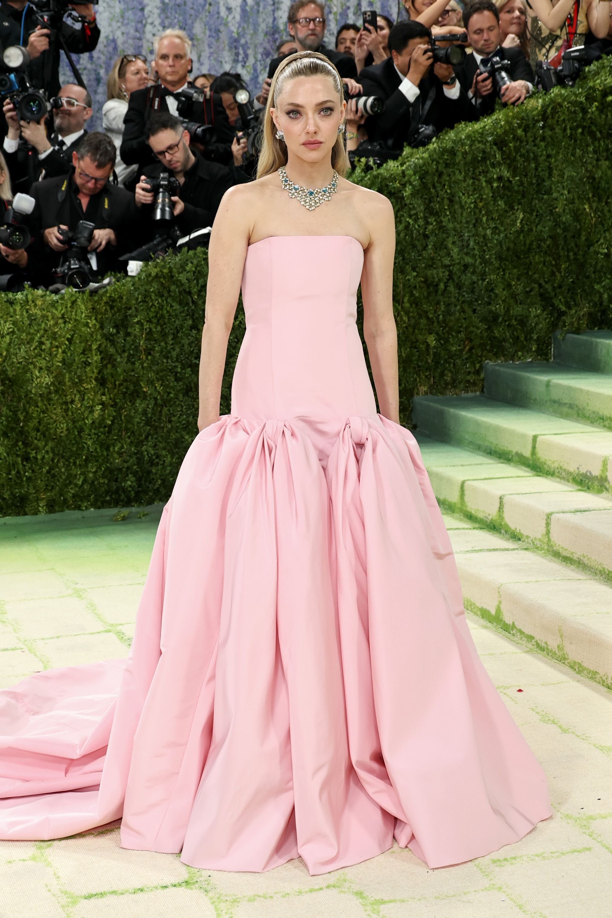 Amanda Seyfried in Prada