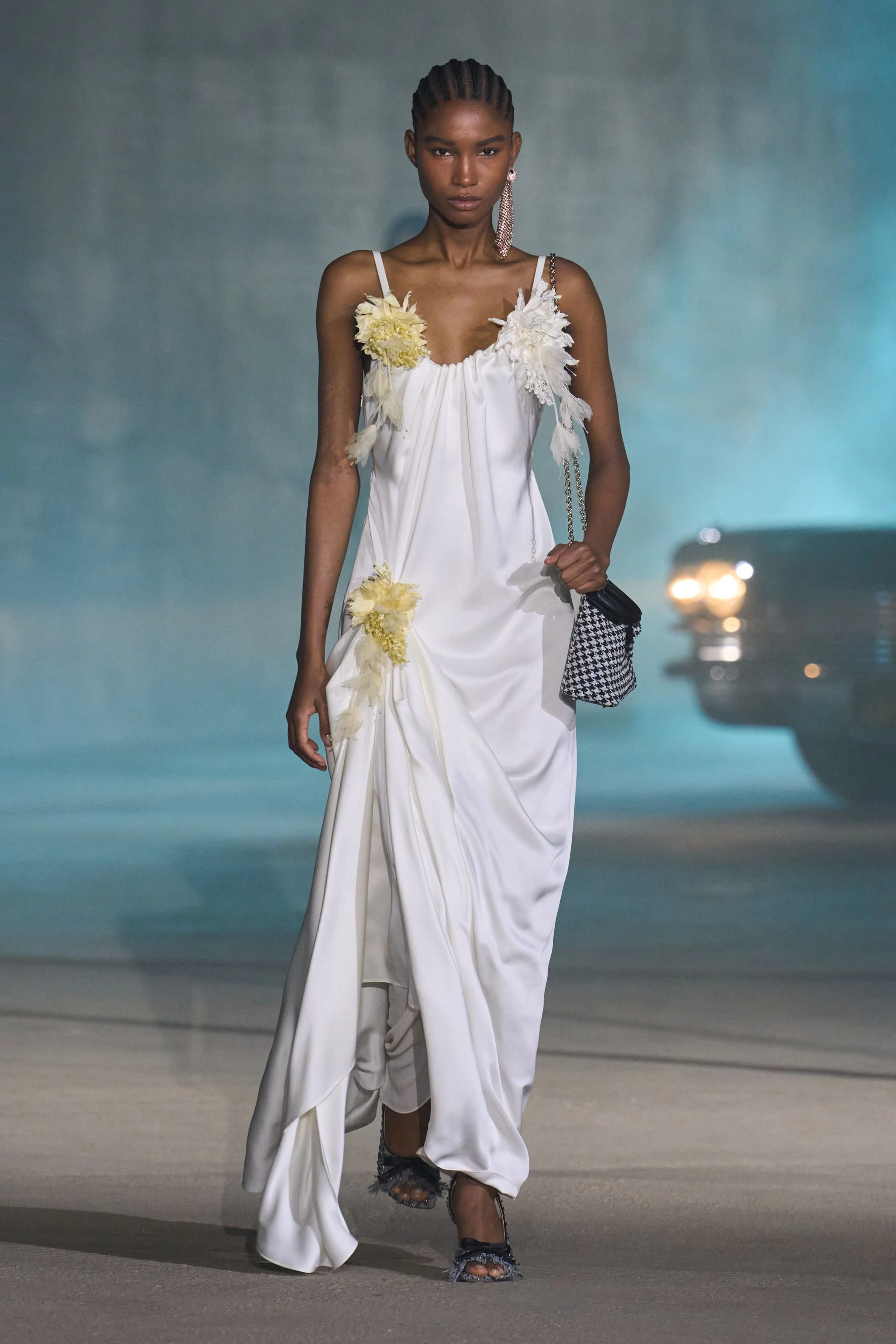 00007-christian-dior-resort-2027-credit-gorunway.jpg