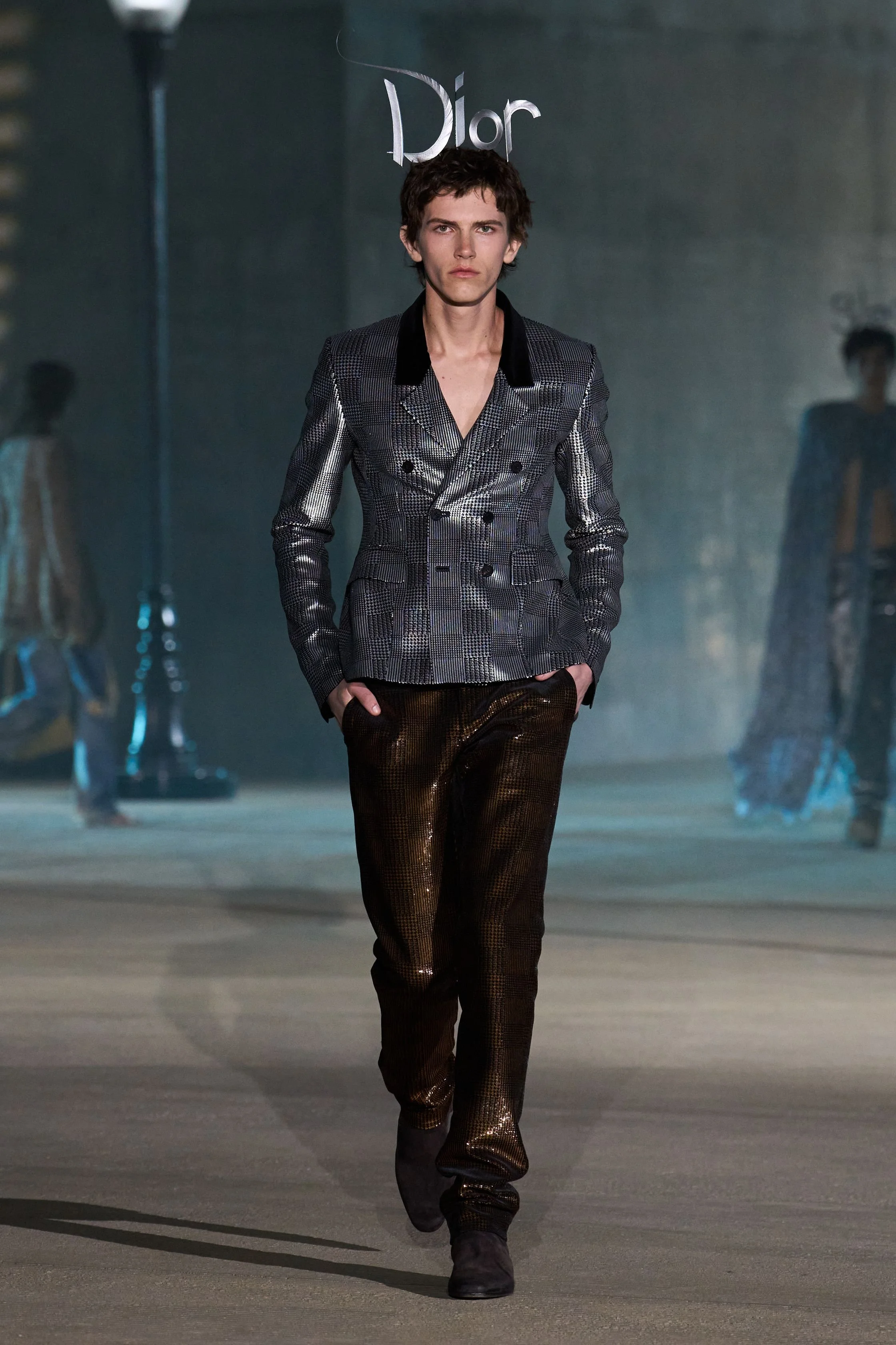 00017-christian-dior-resort-2027-credit-gorunway.jpg