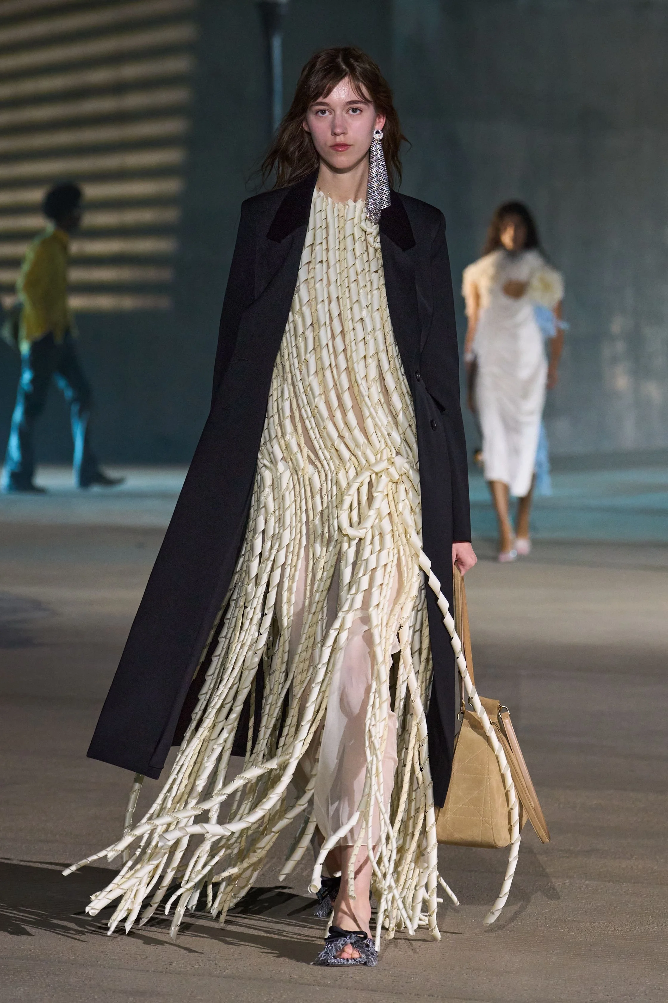 00032-christian-dior-resort-2027-credit-gorunway.jpg