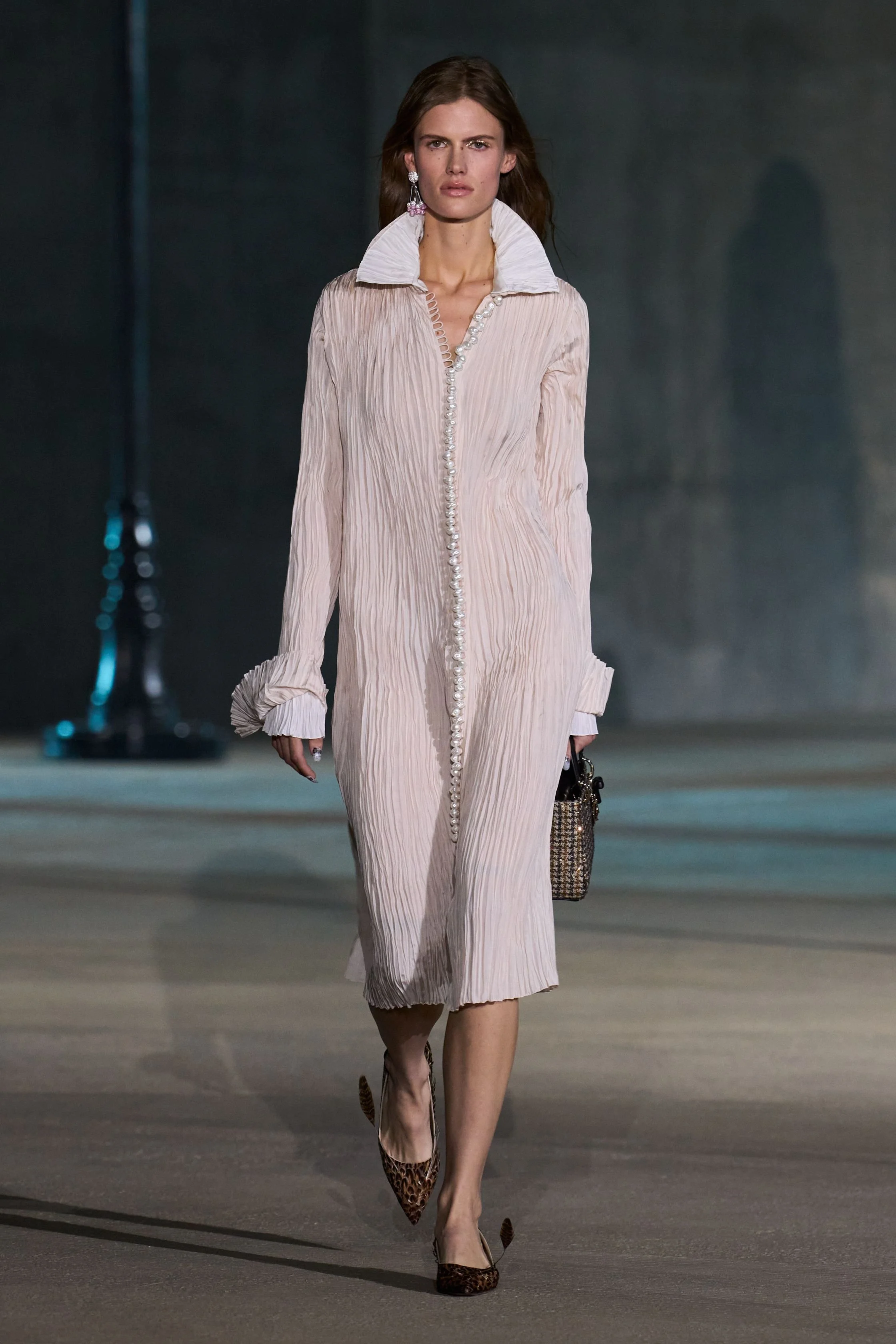 00039-christian-dior-resort-2027-credit-gorunway.jpg