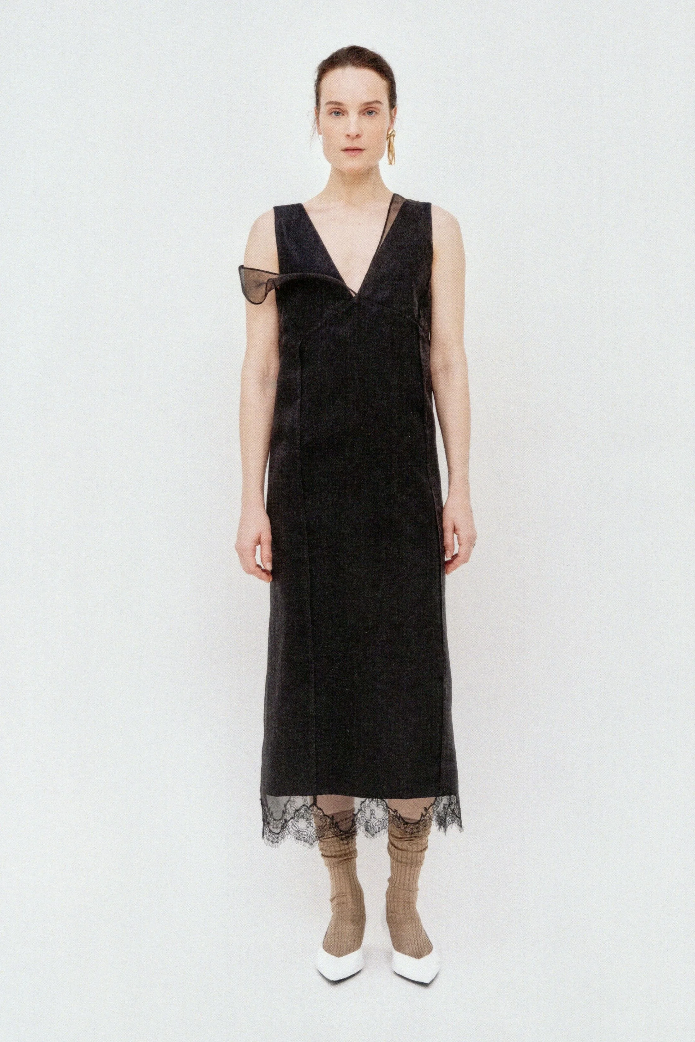 00005-carven-pre-fall-2026-credit-brand.jpg