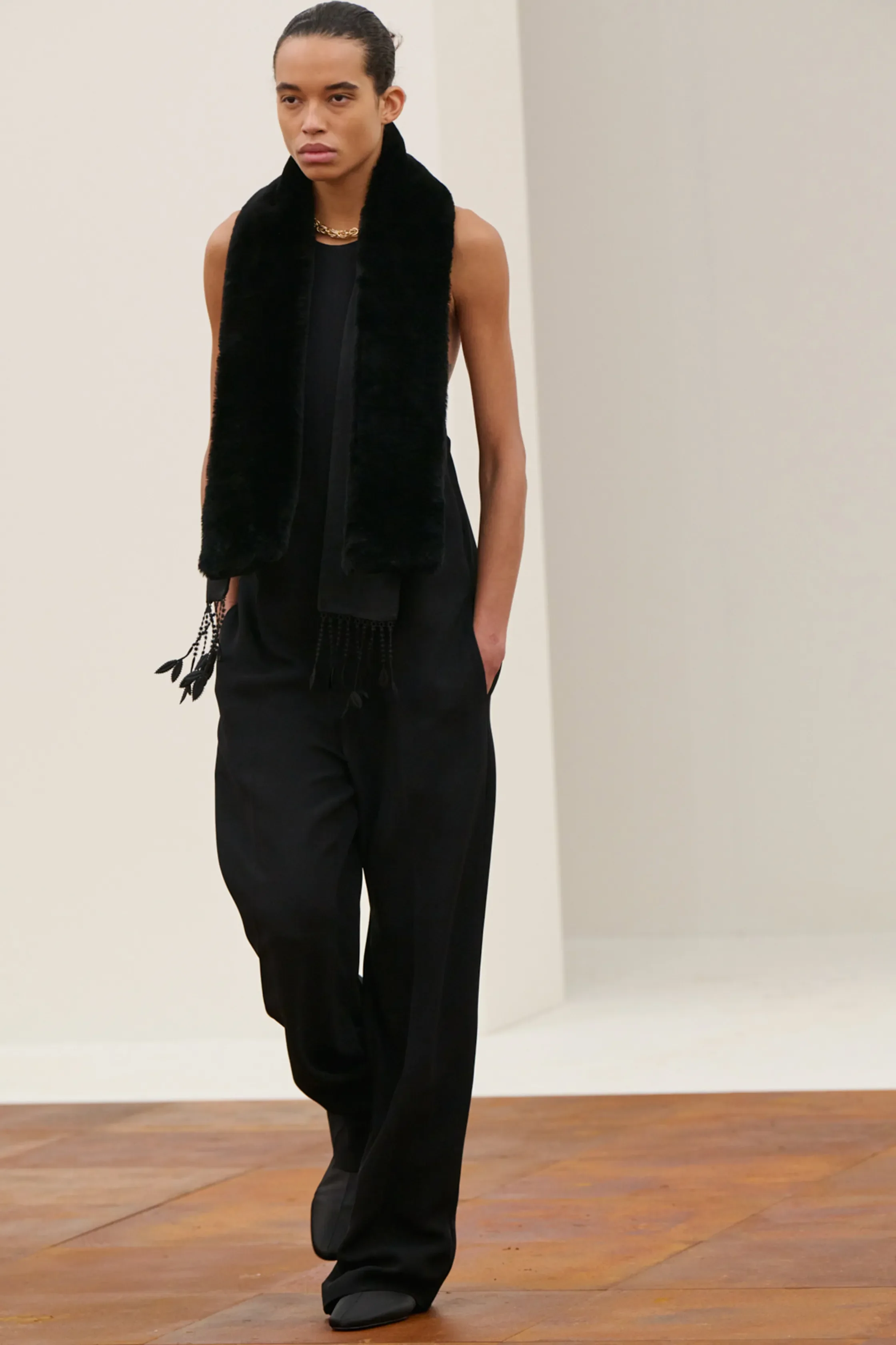 00031-toteme-fall-2025-ready-to-wear-credit-brand.webp