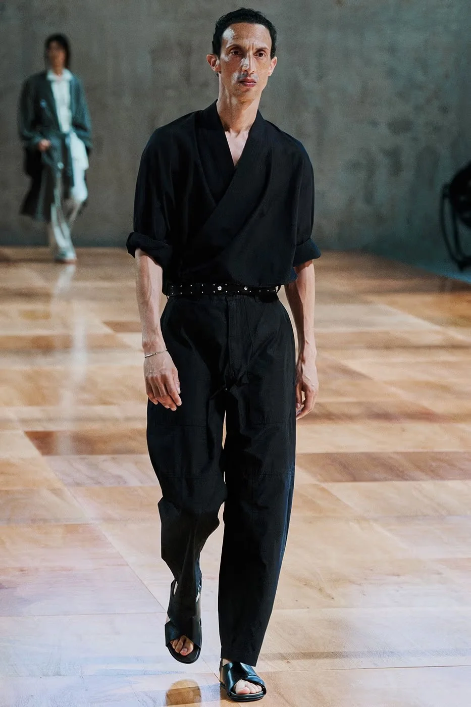 https___hypebeast.com_image_2026_06_24_lemaire-ss27-paris-fashion-week-runway-collection-003.jpeg